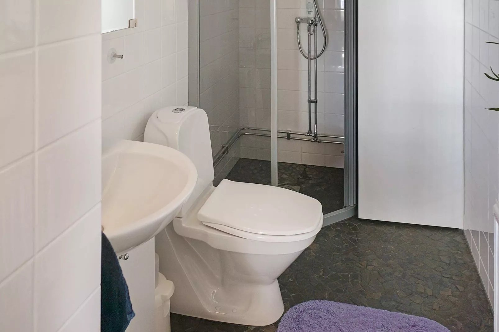 4 person holiday home in FäRENTUNA-Indoor