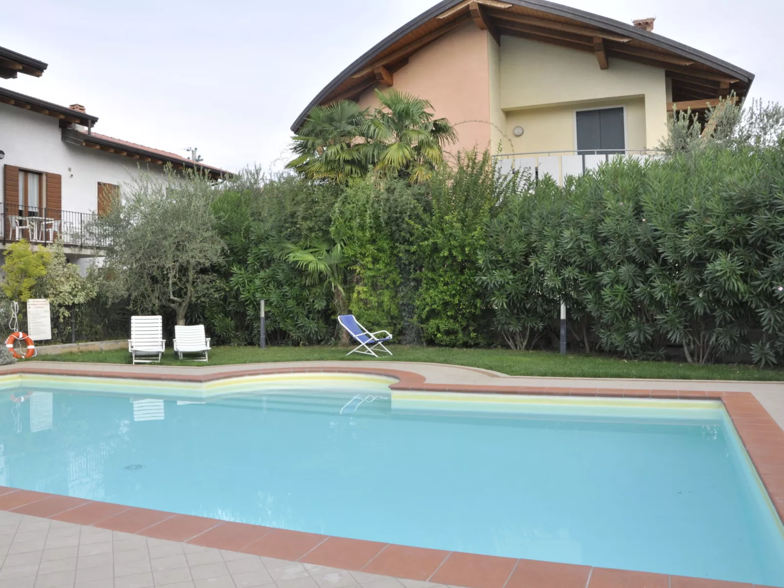 La Madonnina-Outside