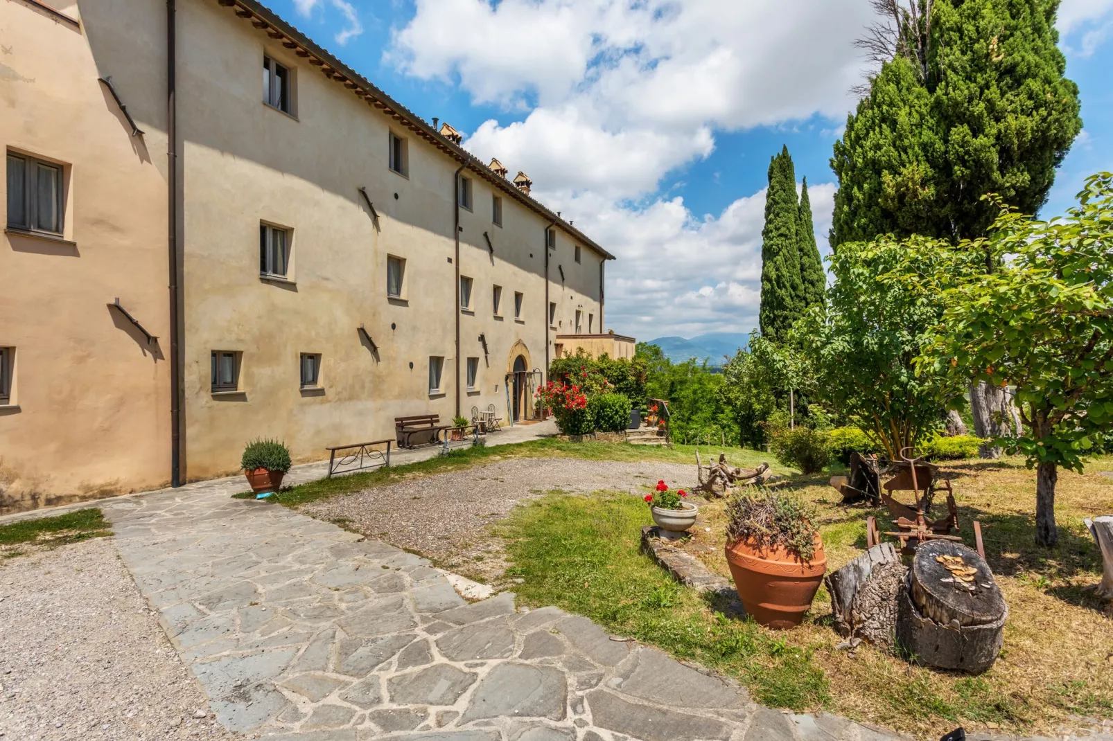 Priore-Exterior summer