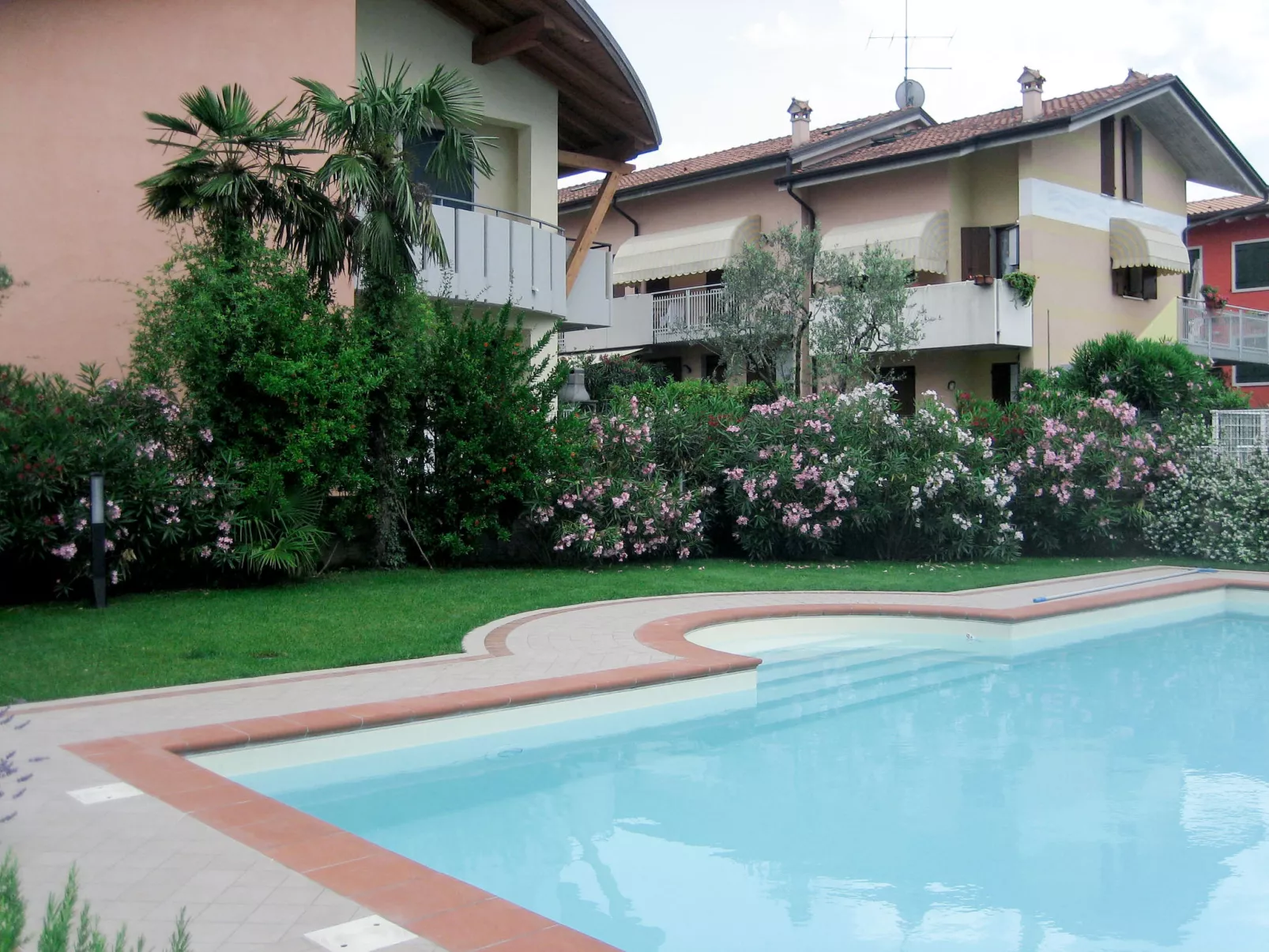 La Madonnina-Outside