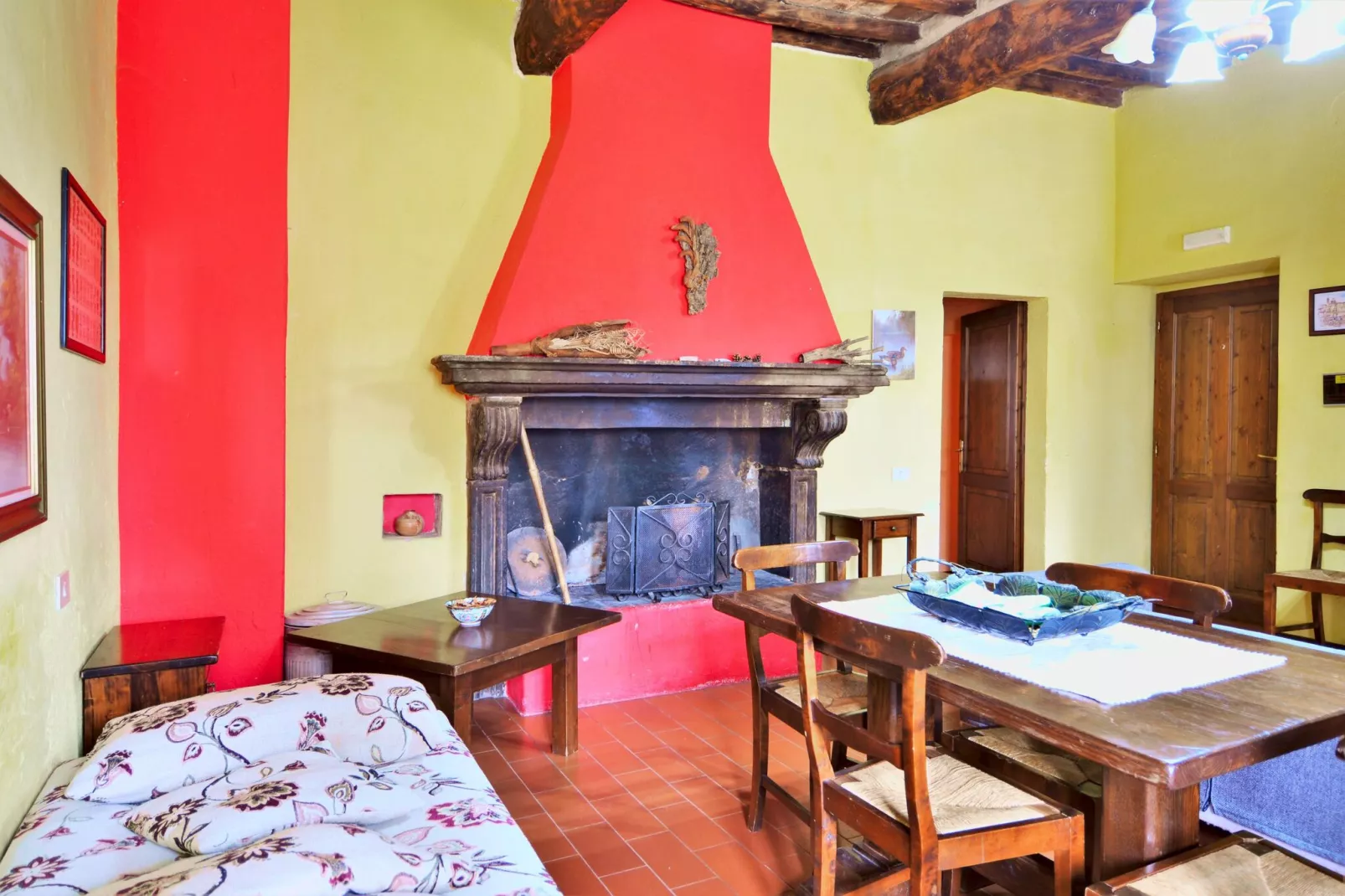Priore-Living room