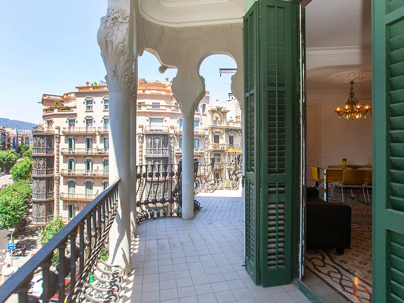 Eix.Dret:Roger de LLuria/Valencia-Outside