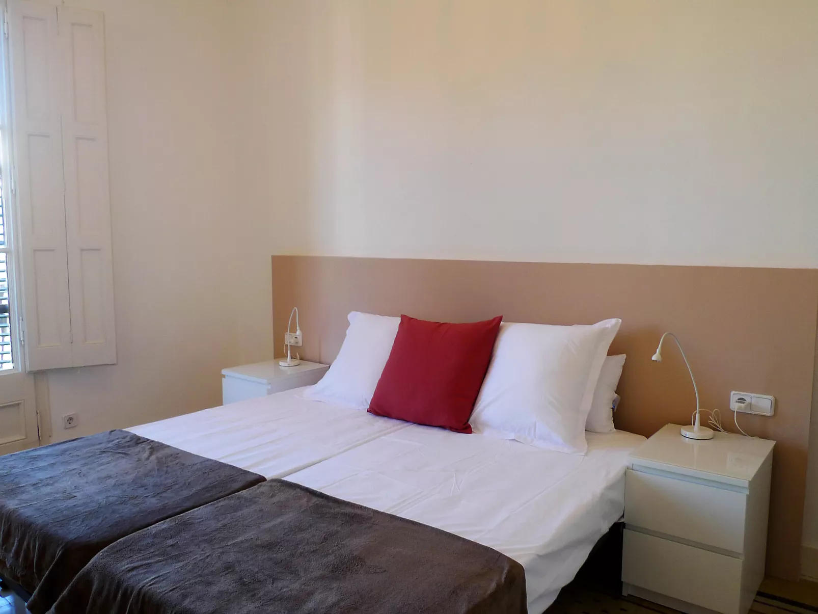 Eix.Dret:Roger de LLuria/Valencia-Inside