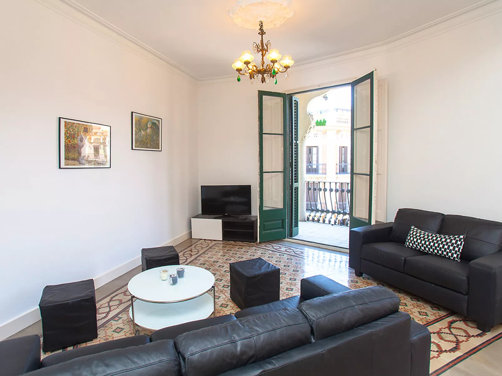 Eix.Dret:Roger de LLuria/Valencia-Inside