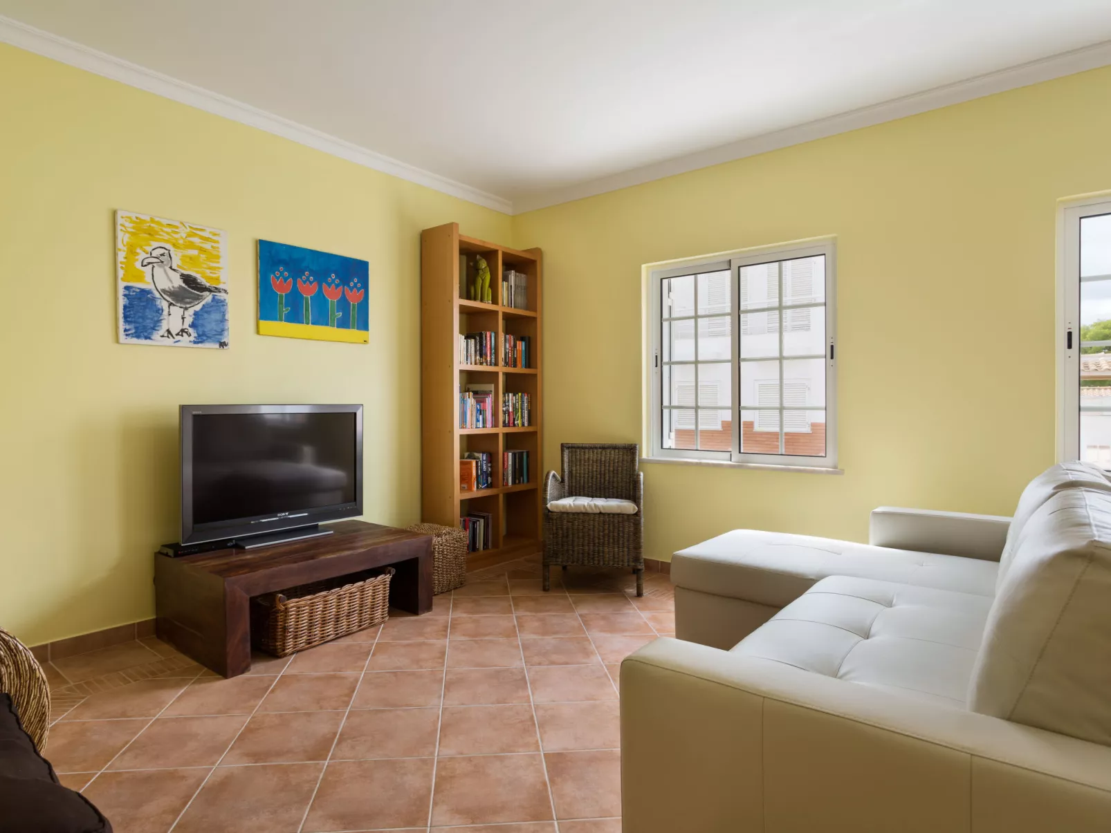 Sunny Home-Inside