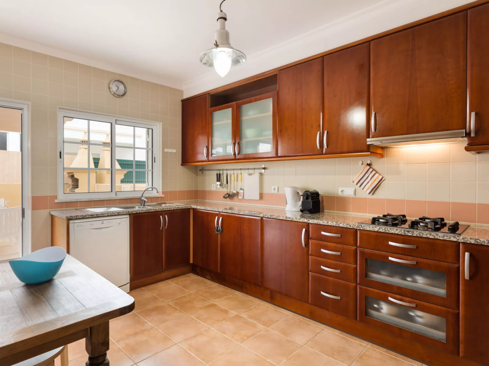 Sunny Home-Inside