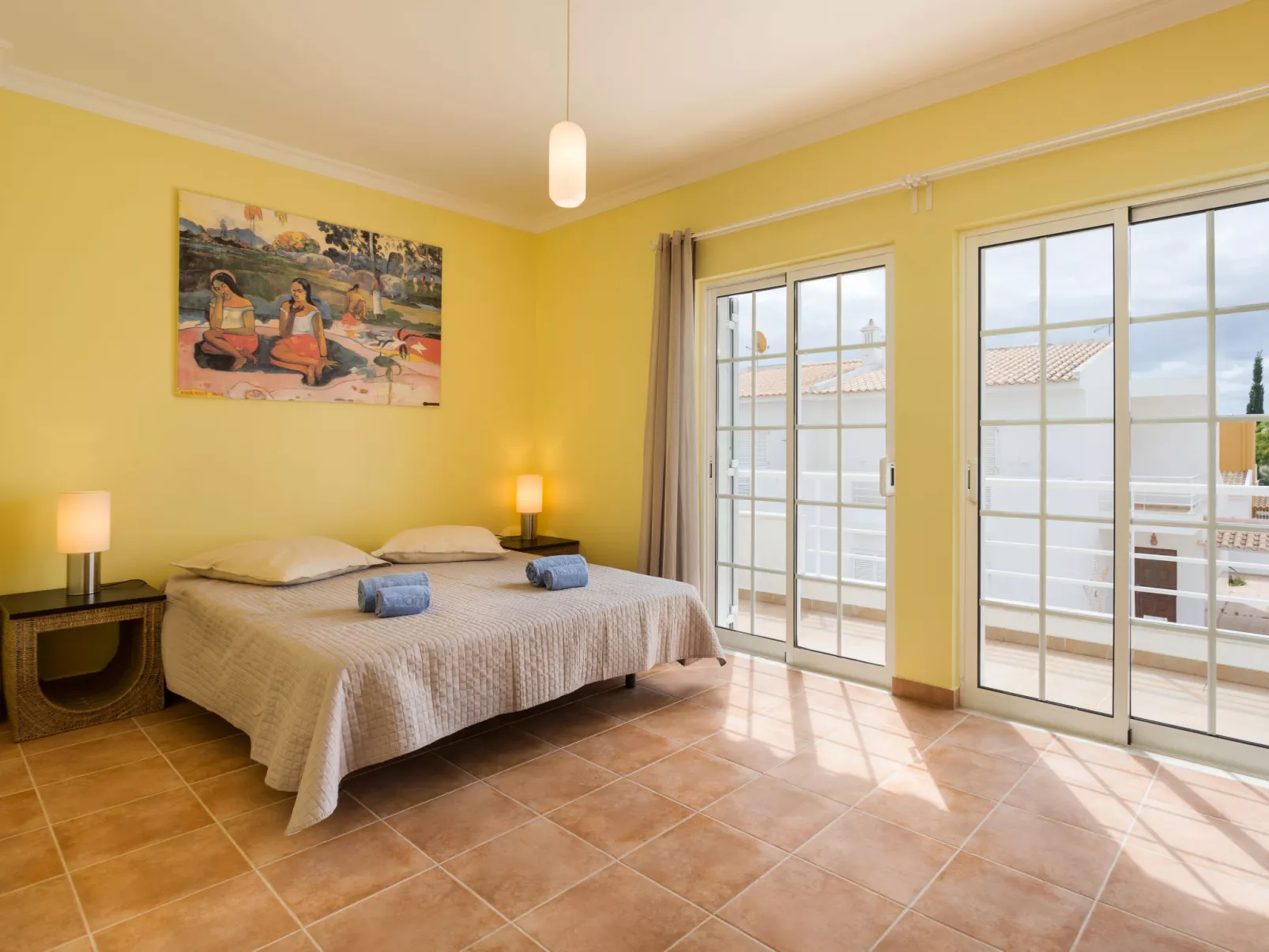 Sunny Home-Inside