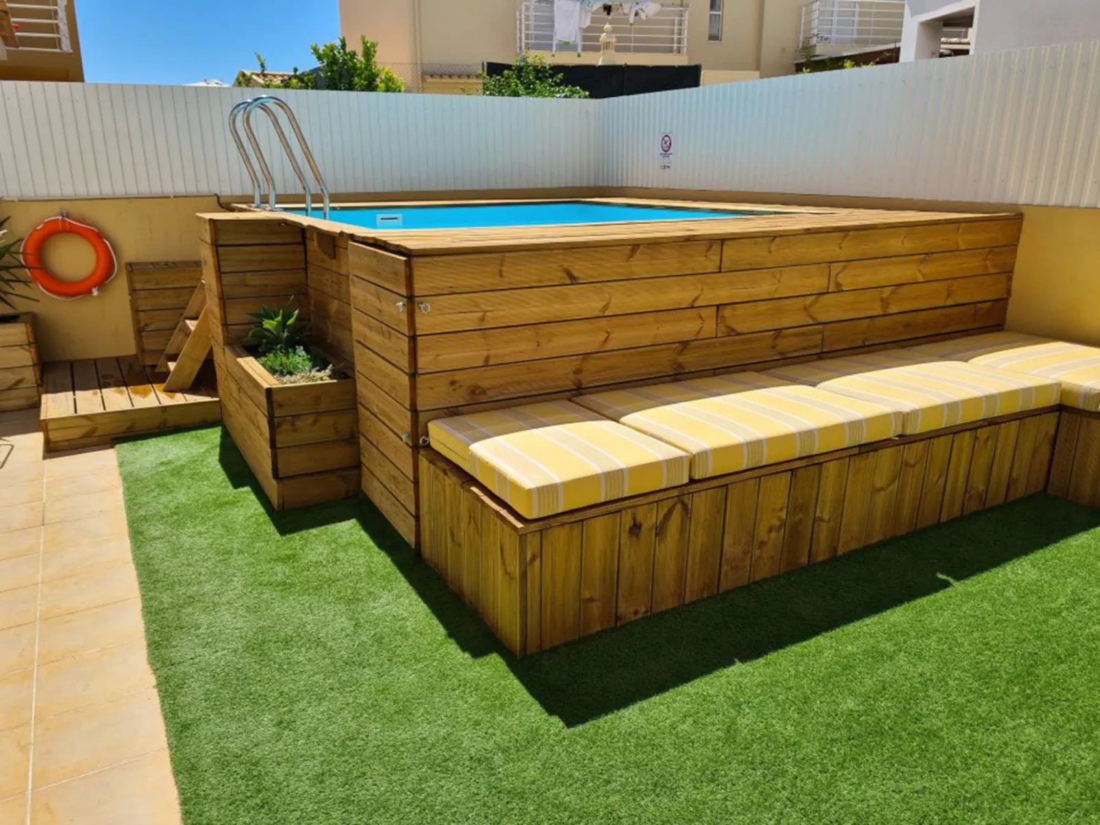 Sunny Home-Outside
