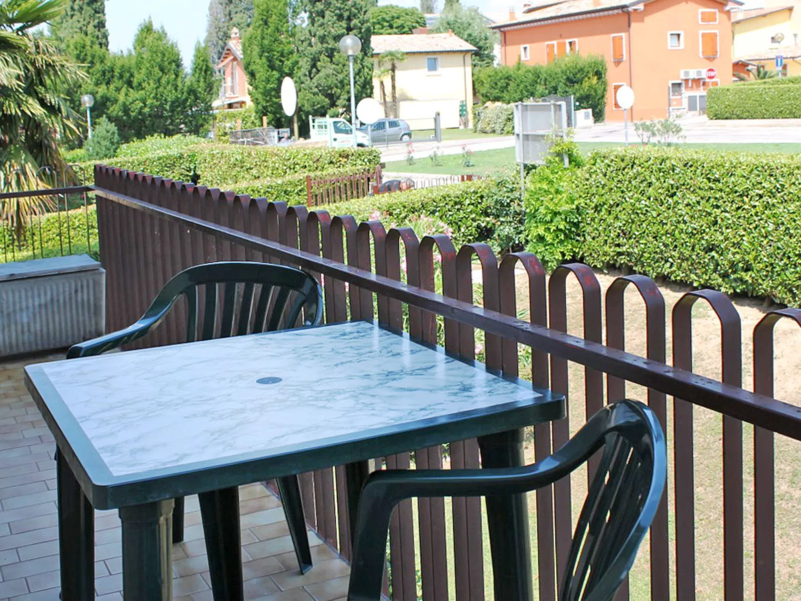 Sole del Garda-Outside