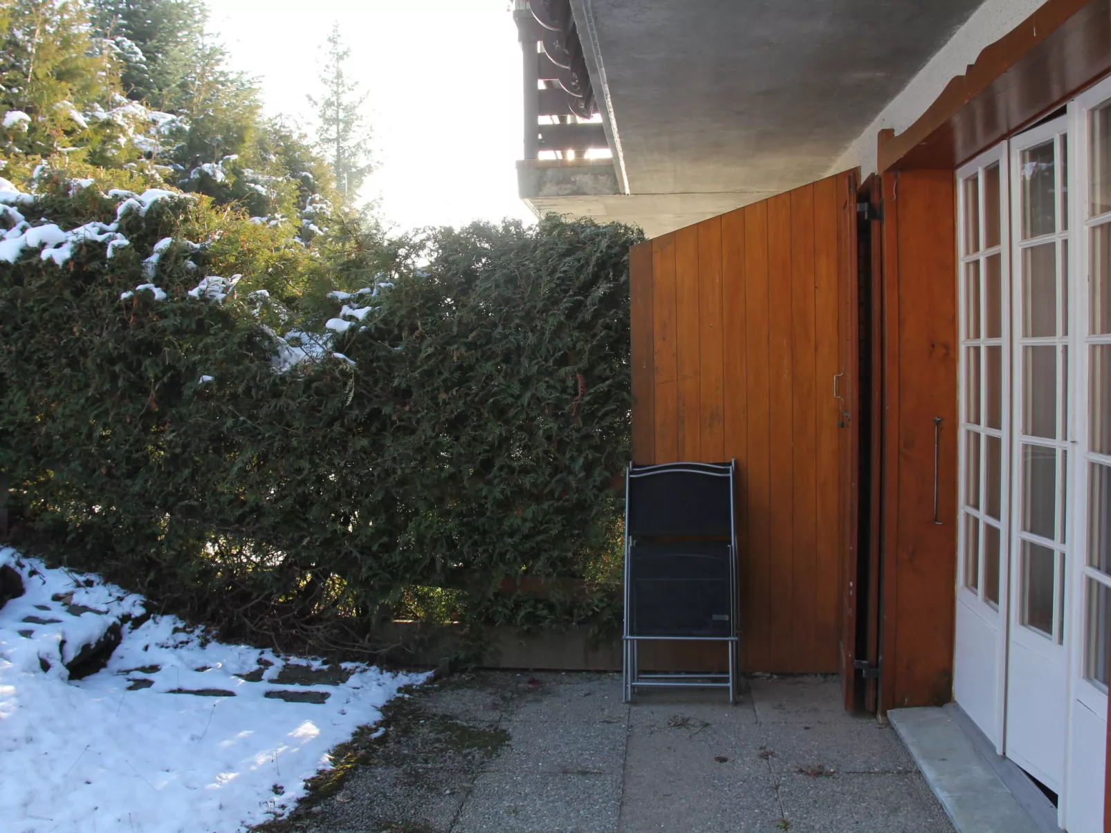 Athena 6-Outside