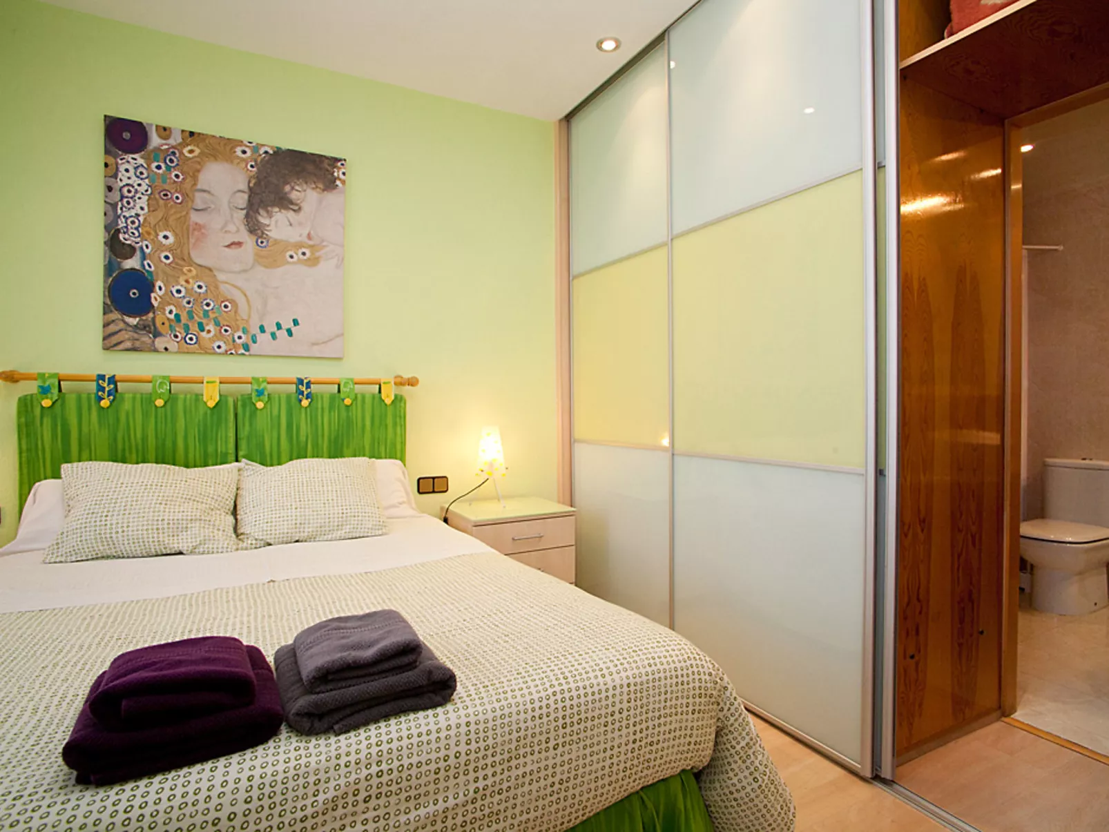 Sants-Montjuic Rambla Badal-Inside