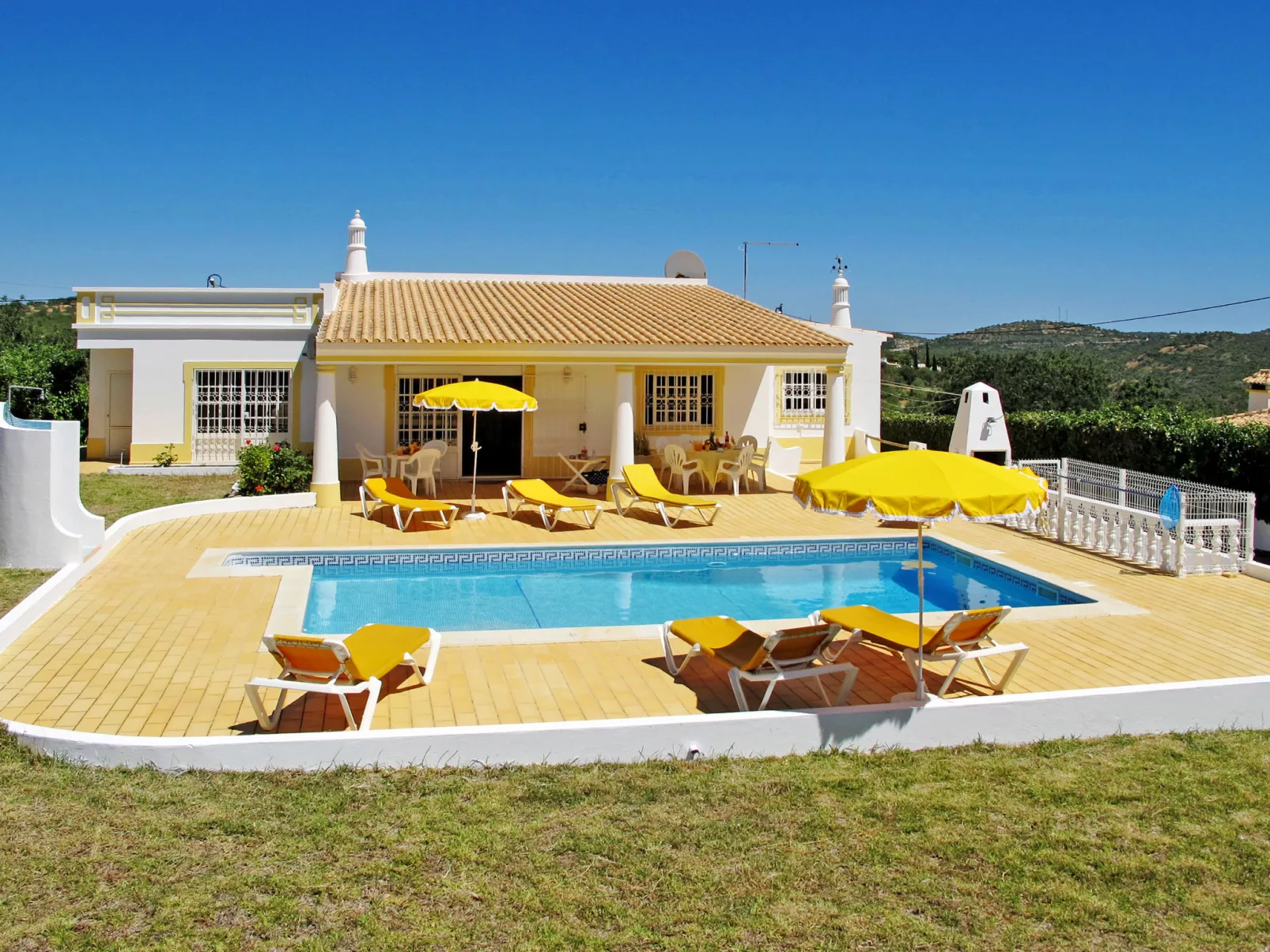 Da Bela Vista-Outside