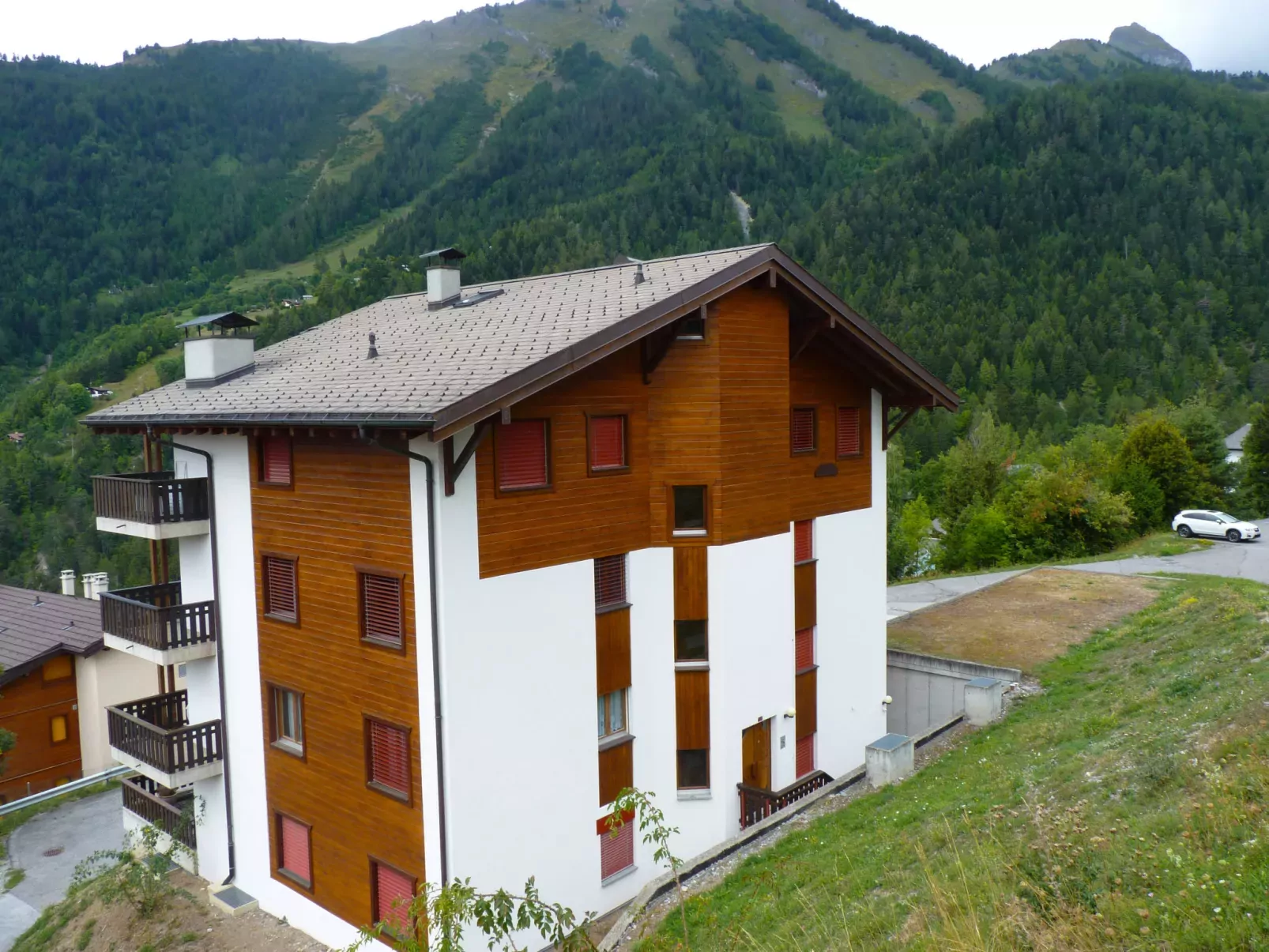 Hauts de Morthey No 33-Outside