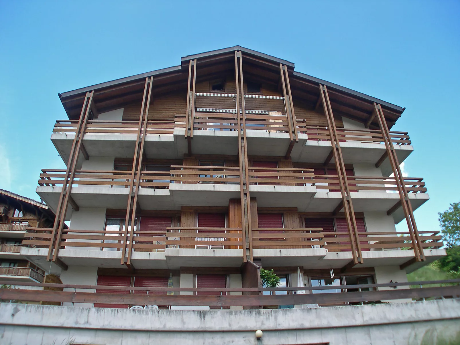 Hauts de Morthey No 33-Outside
