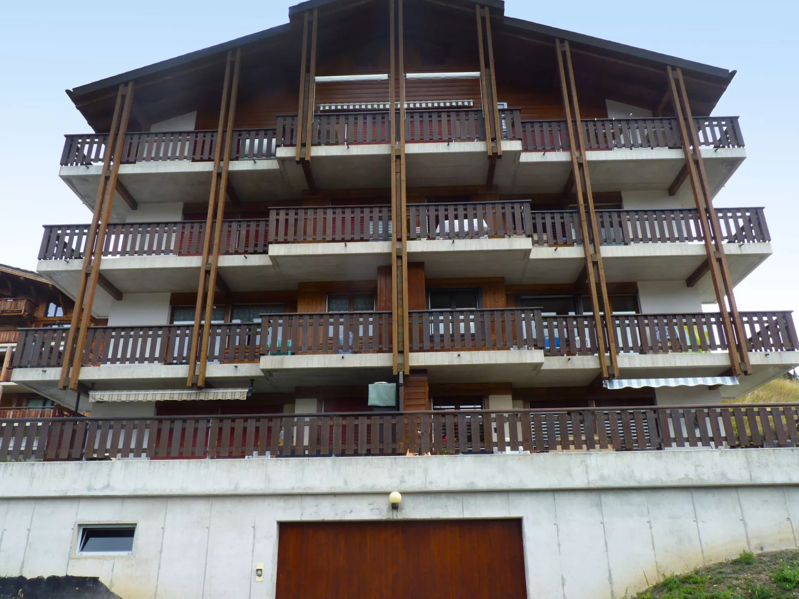 Hauts de Morthey No 33-Outside