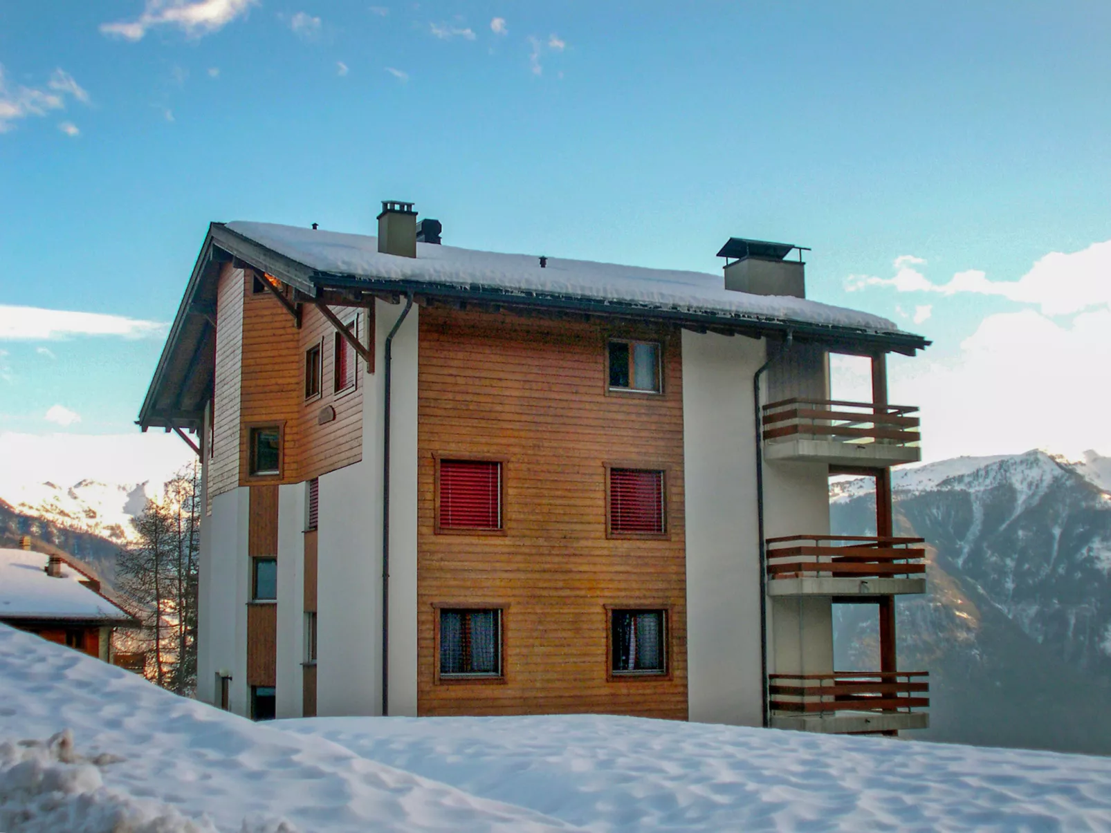 Hauts de Morthey No 33-Outside