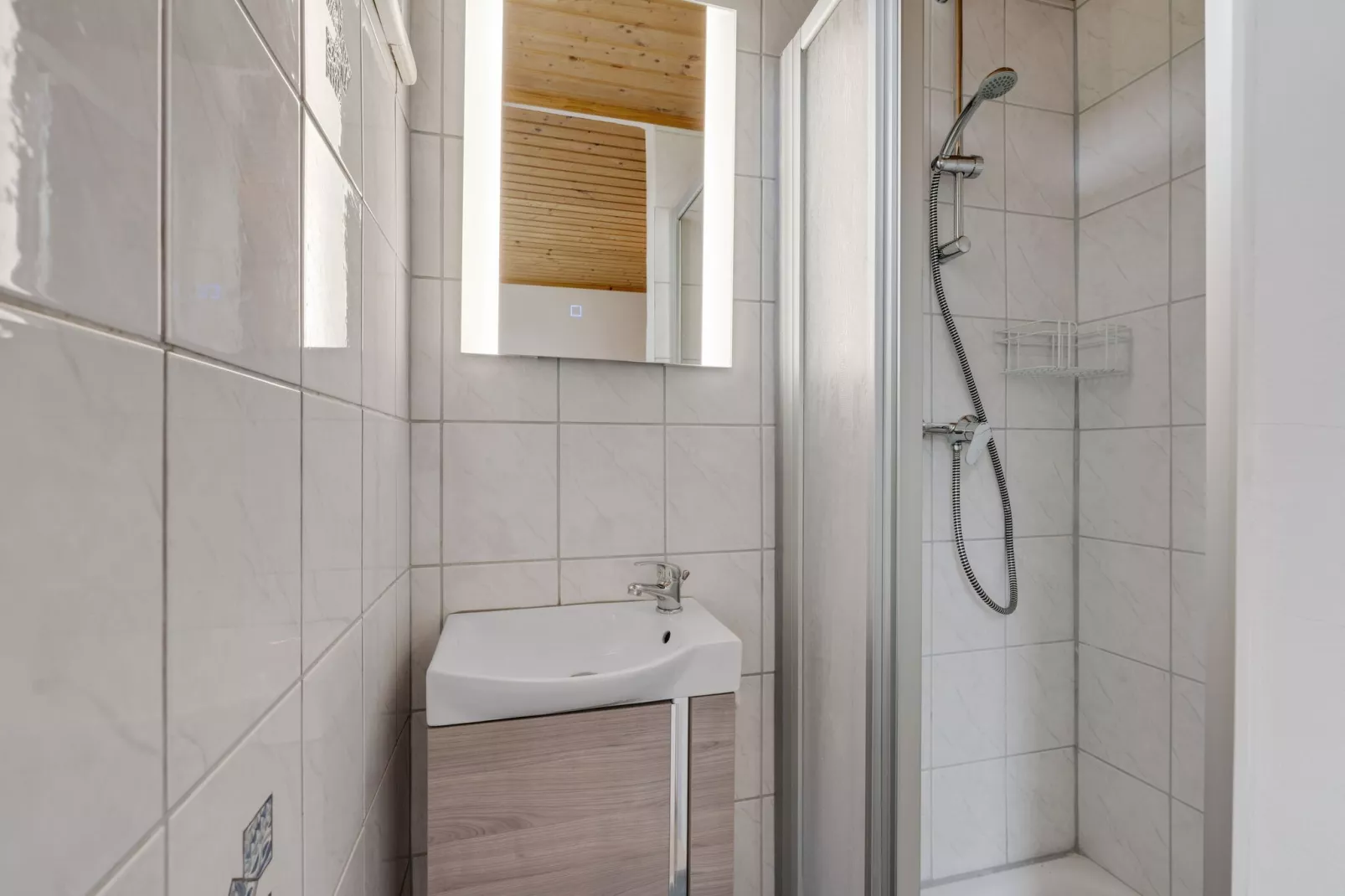 Apartment Grebenzen-Bathroom
