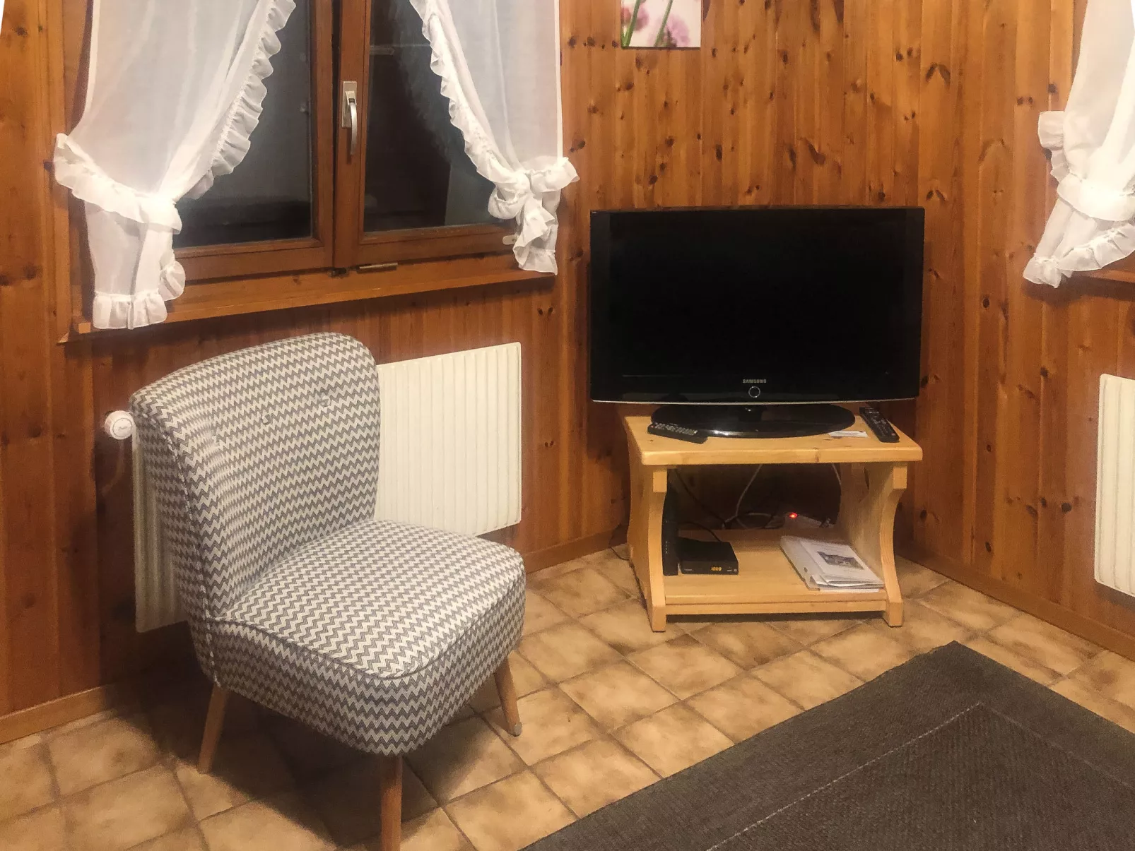 Le Tzanton-Inside