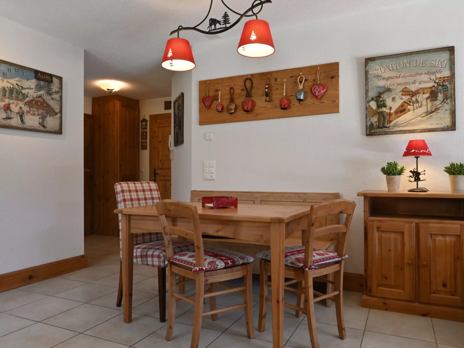 Ardève 1-Inside