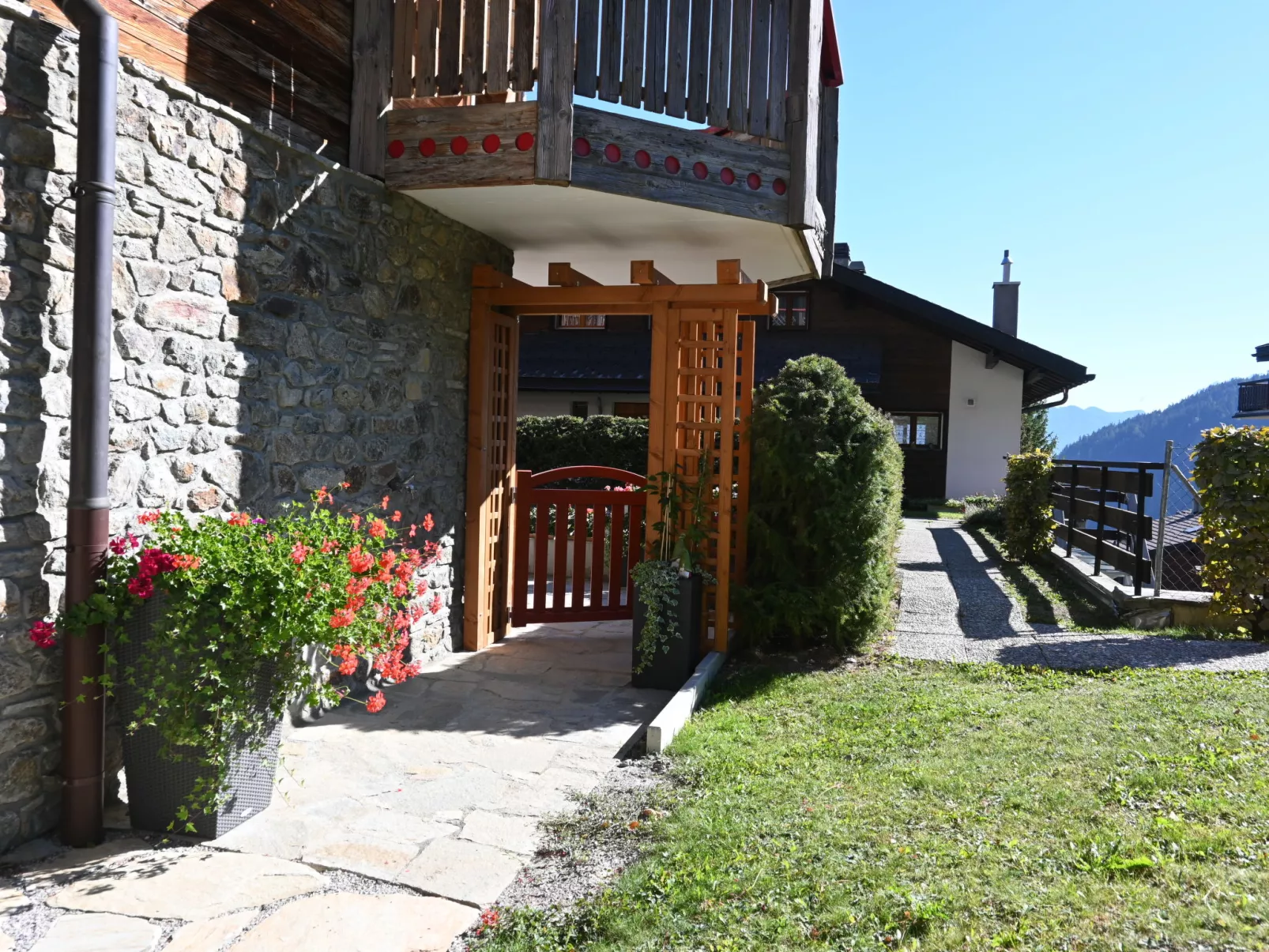 Ardève 1-Outside