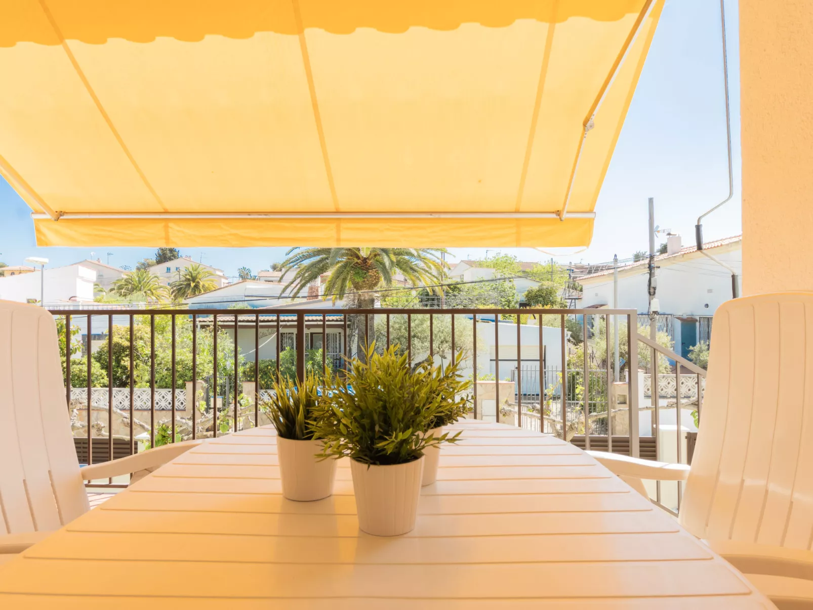 L'Estel-Inside