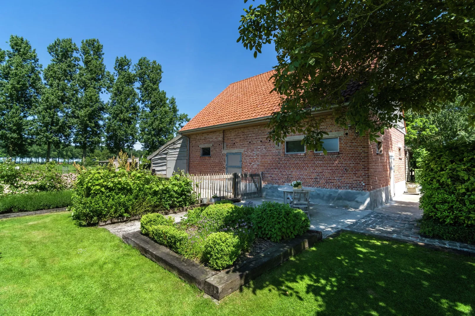 't Moerhuisje-Gärten Sommer
