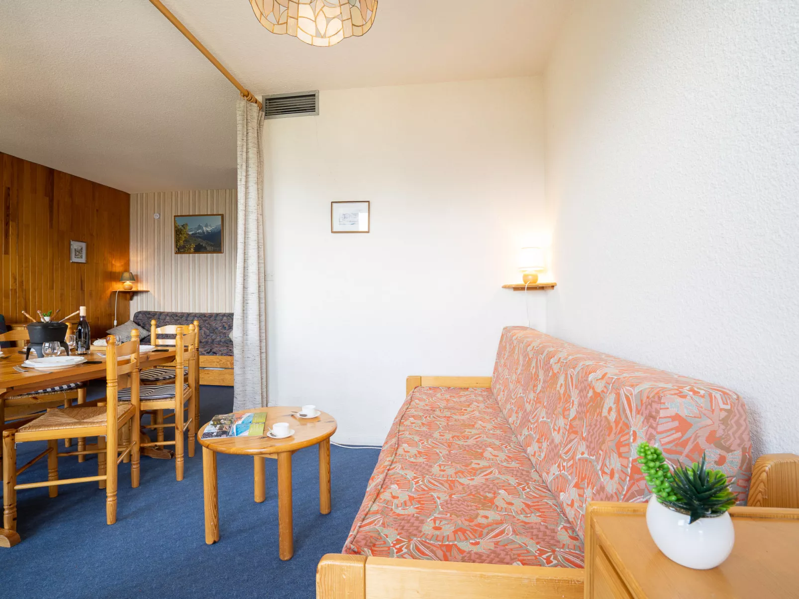 Cote Louve-Inside