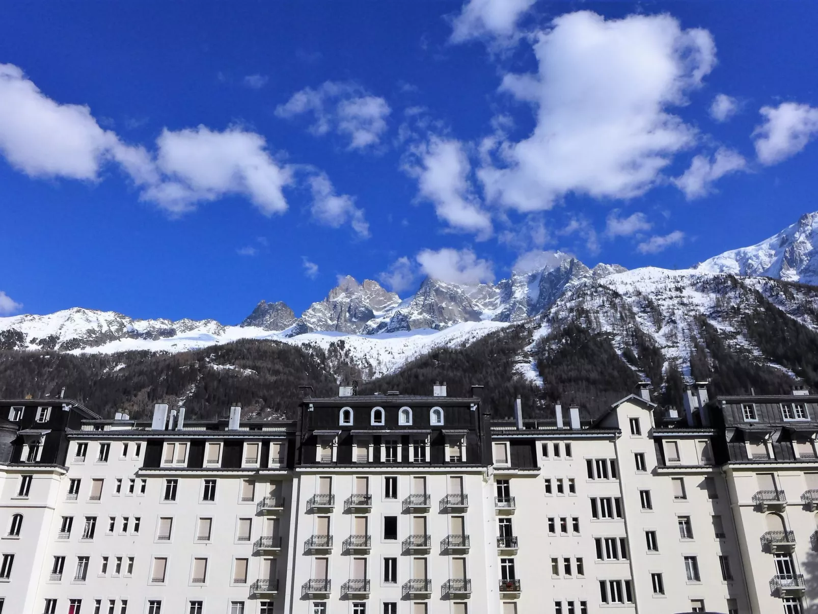 Le Majestic-Outside