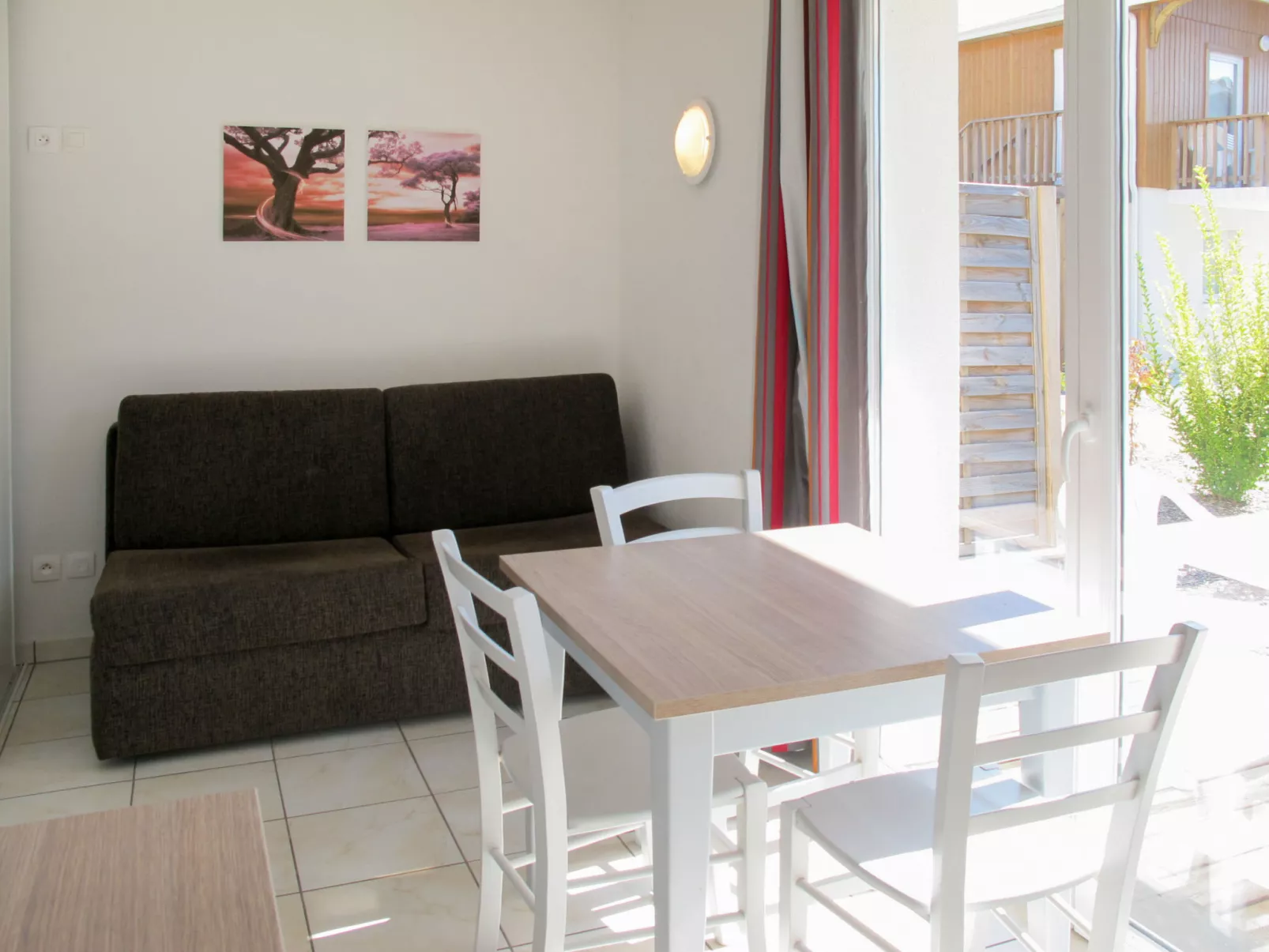 Le Domaine des Grands Lacs-Inside