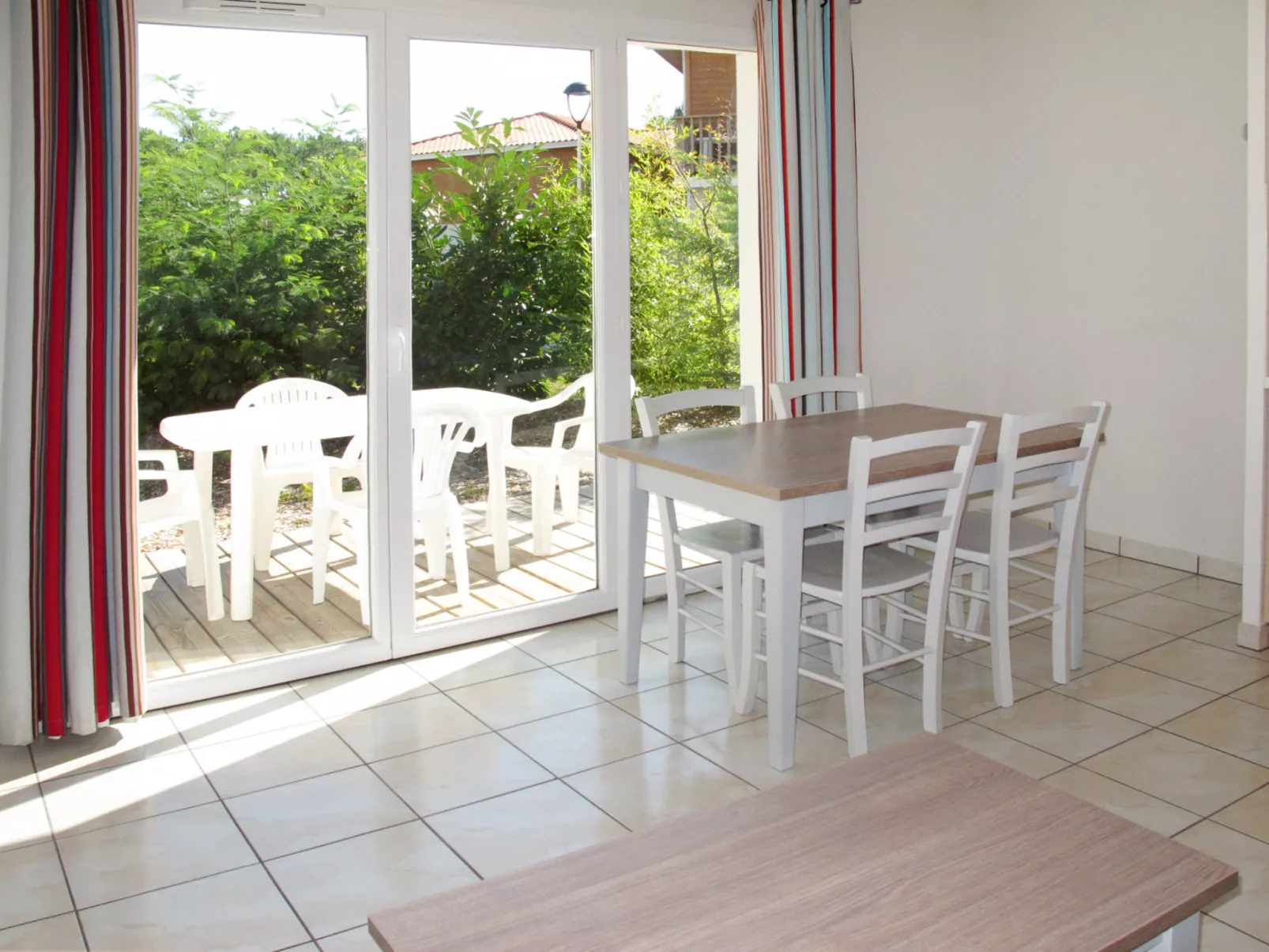 Le Domaine des Grands Lacs-Inside