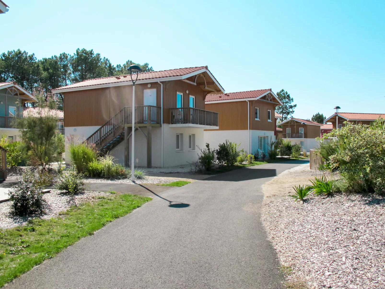 Le Domaine des Grands Lacs-Outside