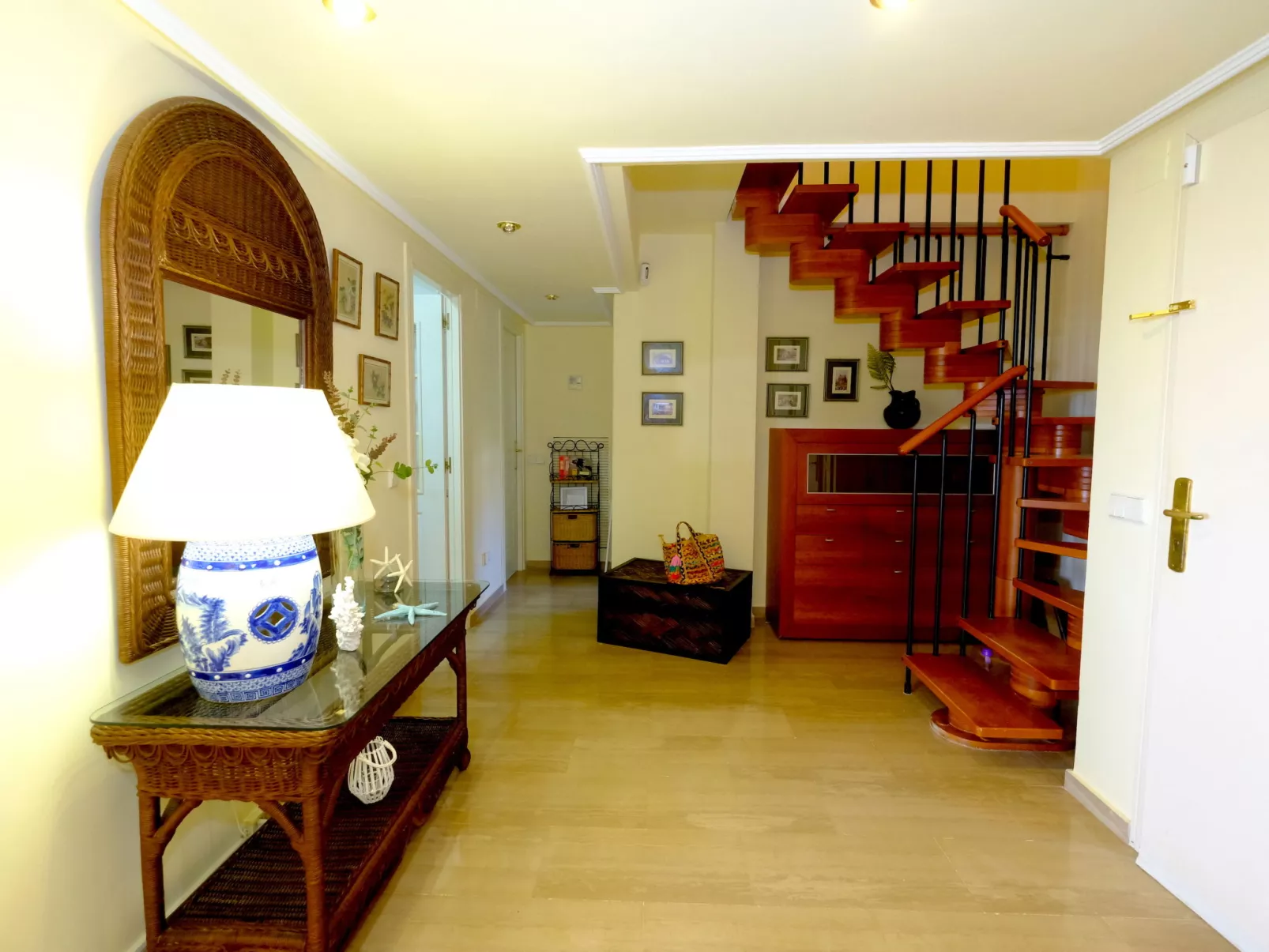 Villa Dalia-Inside