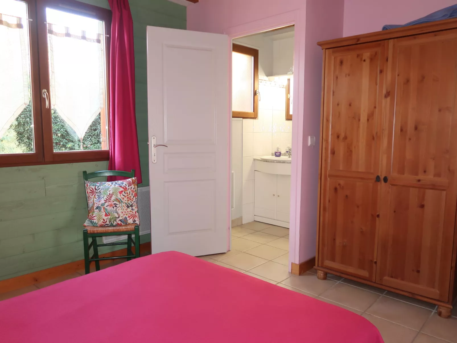 Le Chalet-Inside