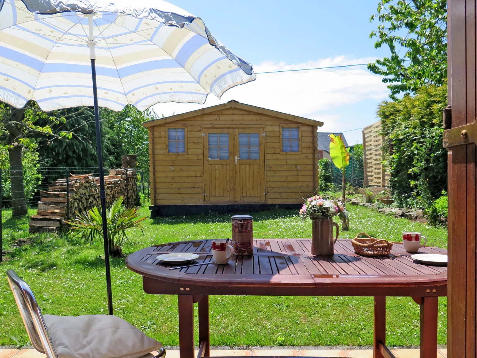 Le Chalet-Outside