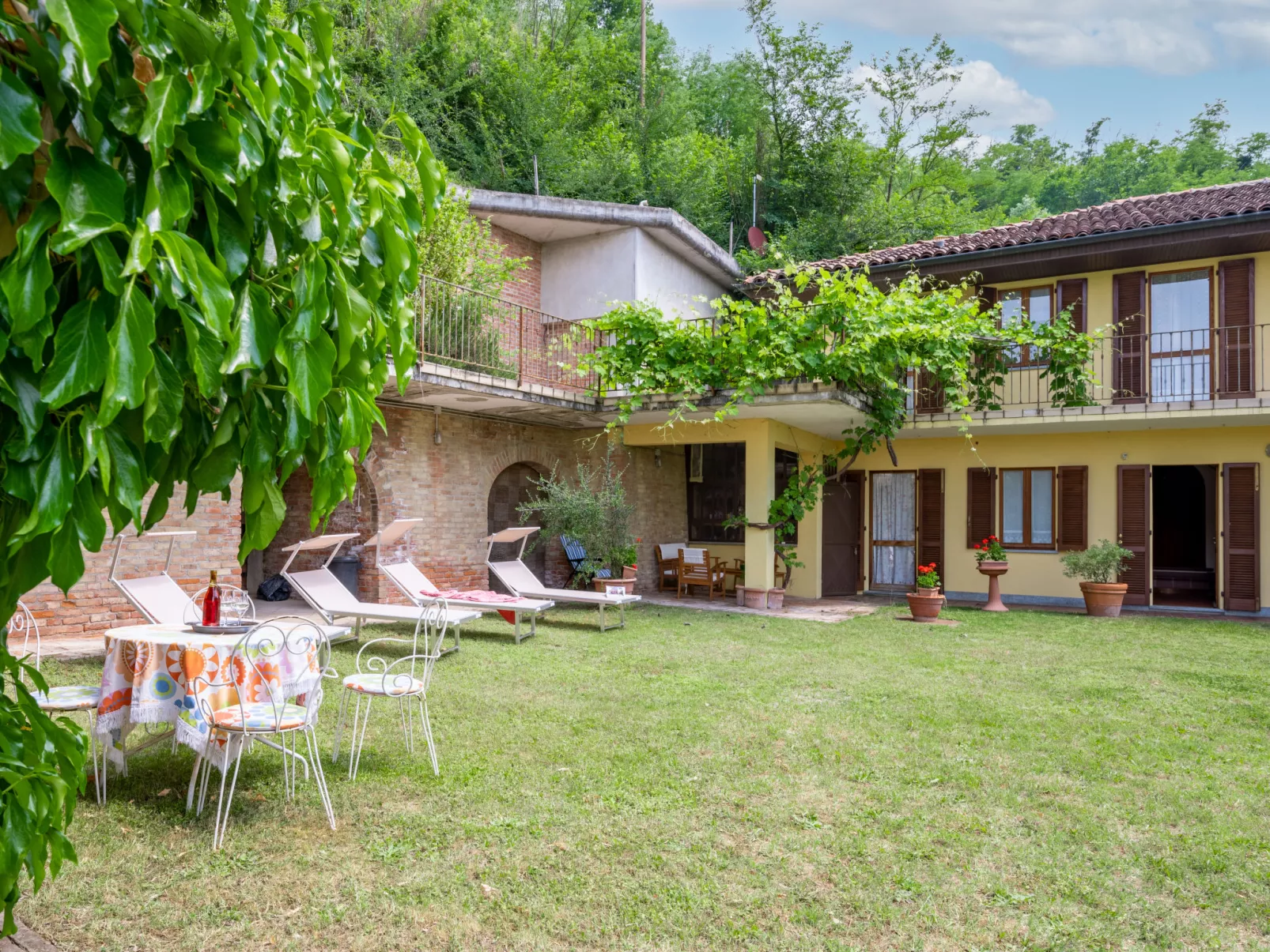 Cascina Calore-Outside