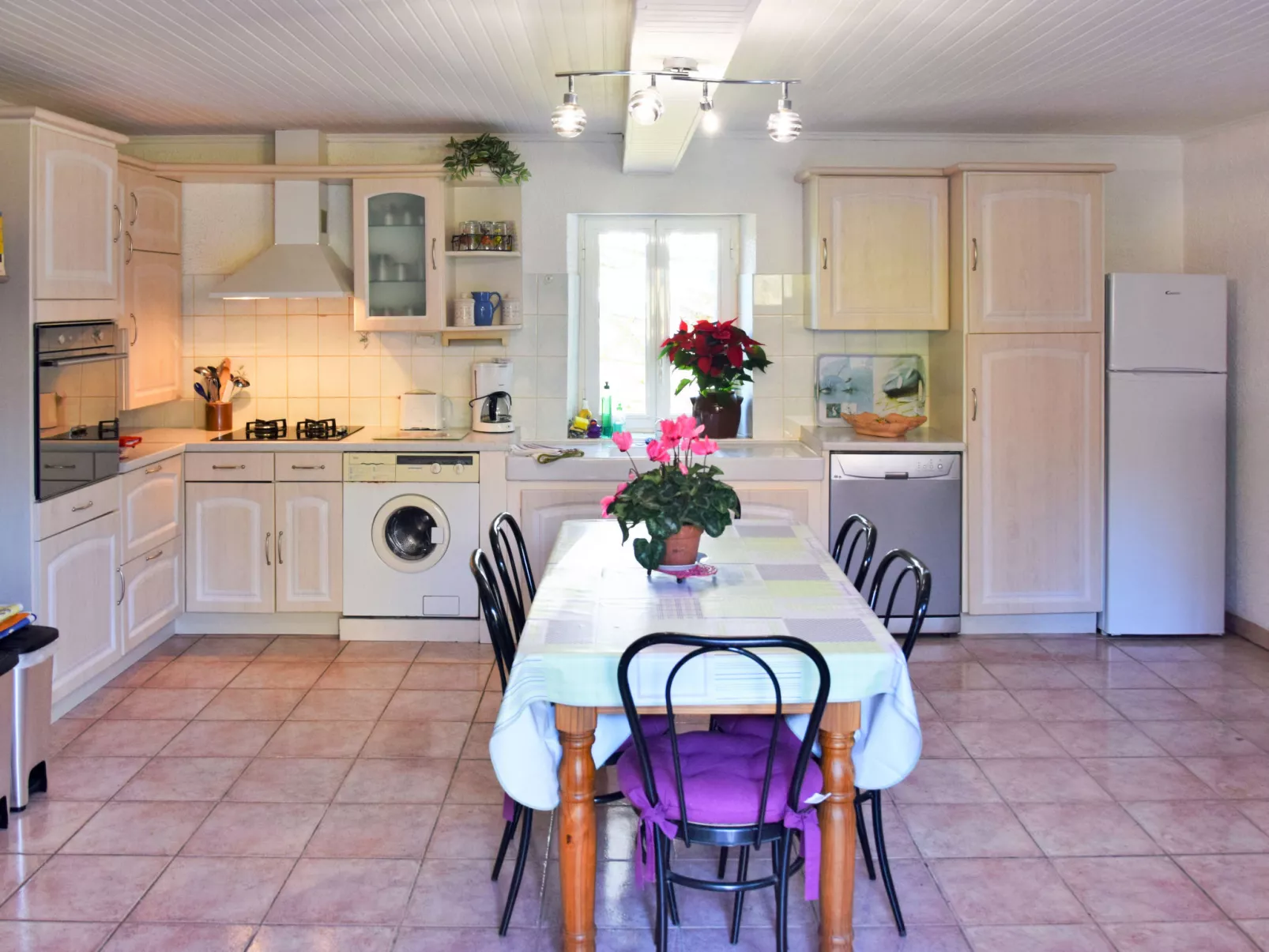 Le Coustal-Inside