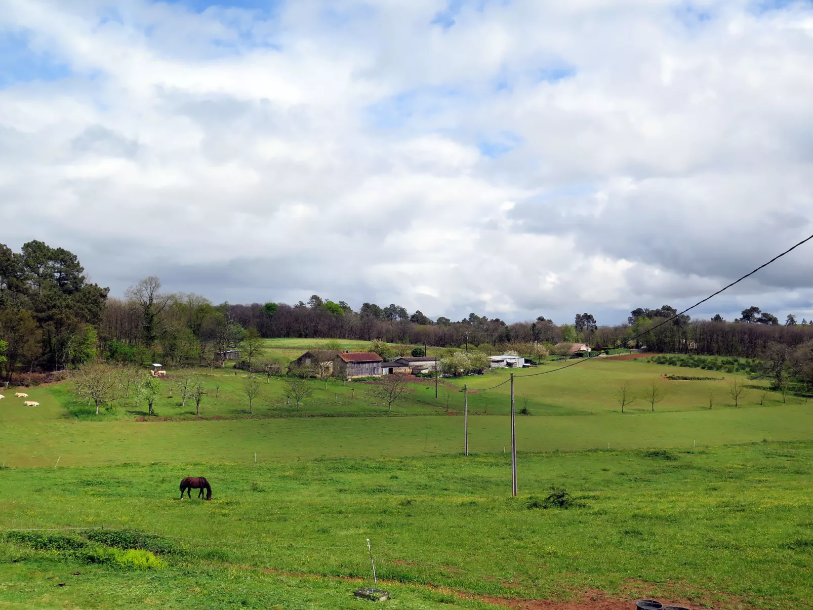 Le Coustal-Outside