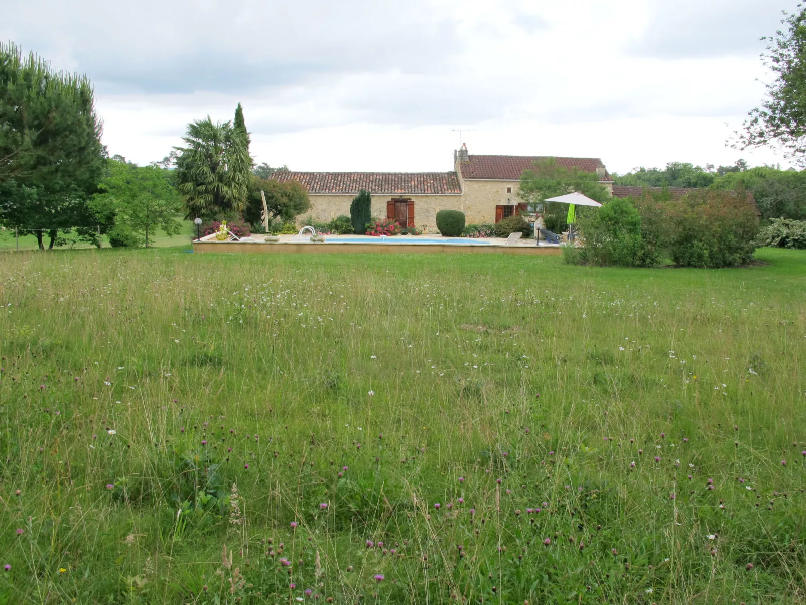 Le Coustal-Outside