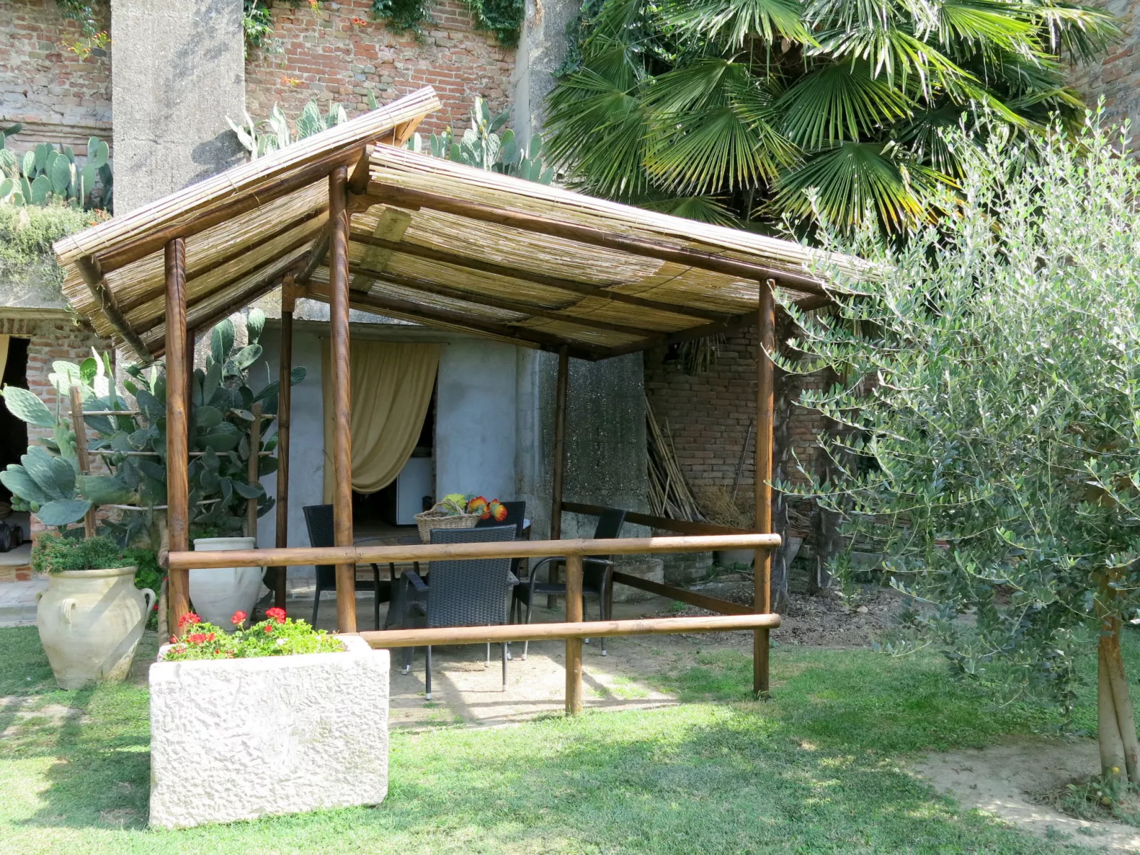 Il Ghiro-Outside