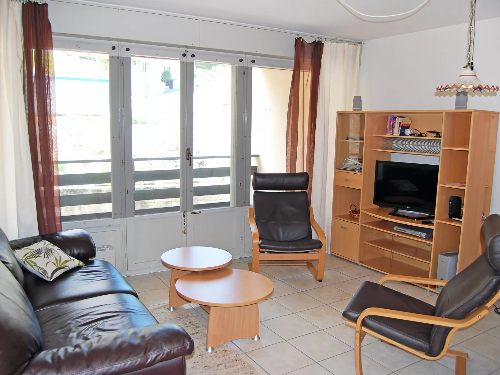 Montfort 10A-Inside