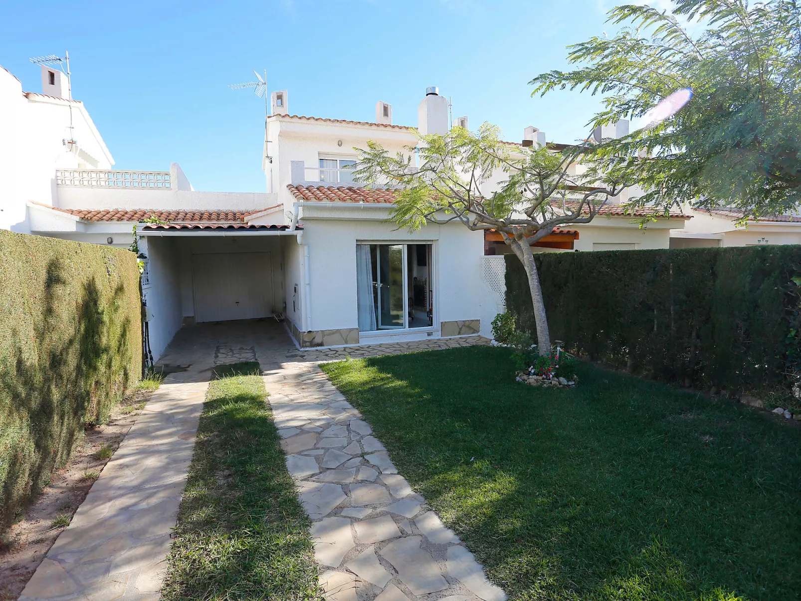 Montalt VIII-Outside