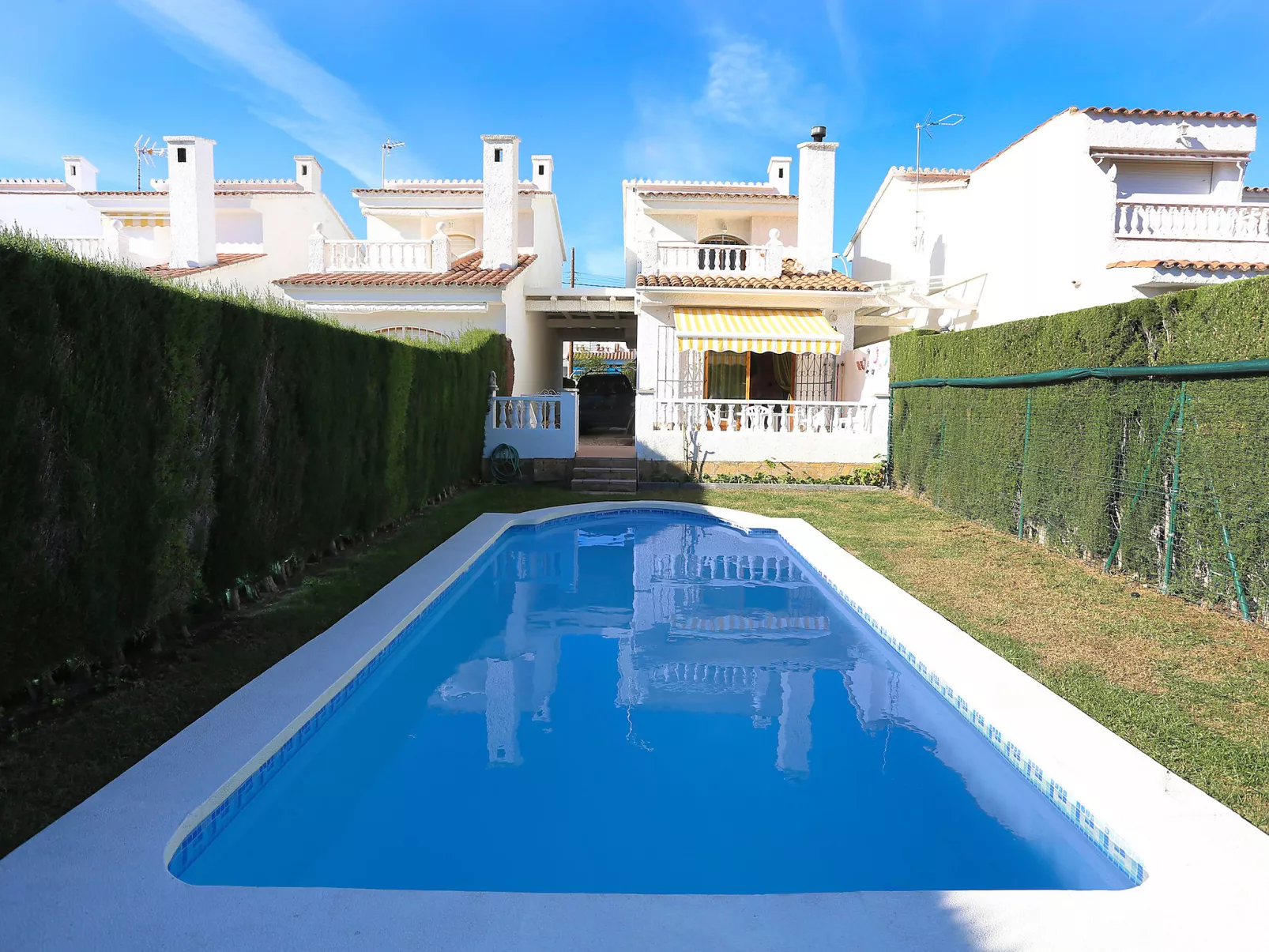 Casa Blanca-Outside