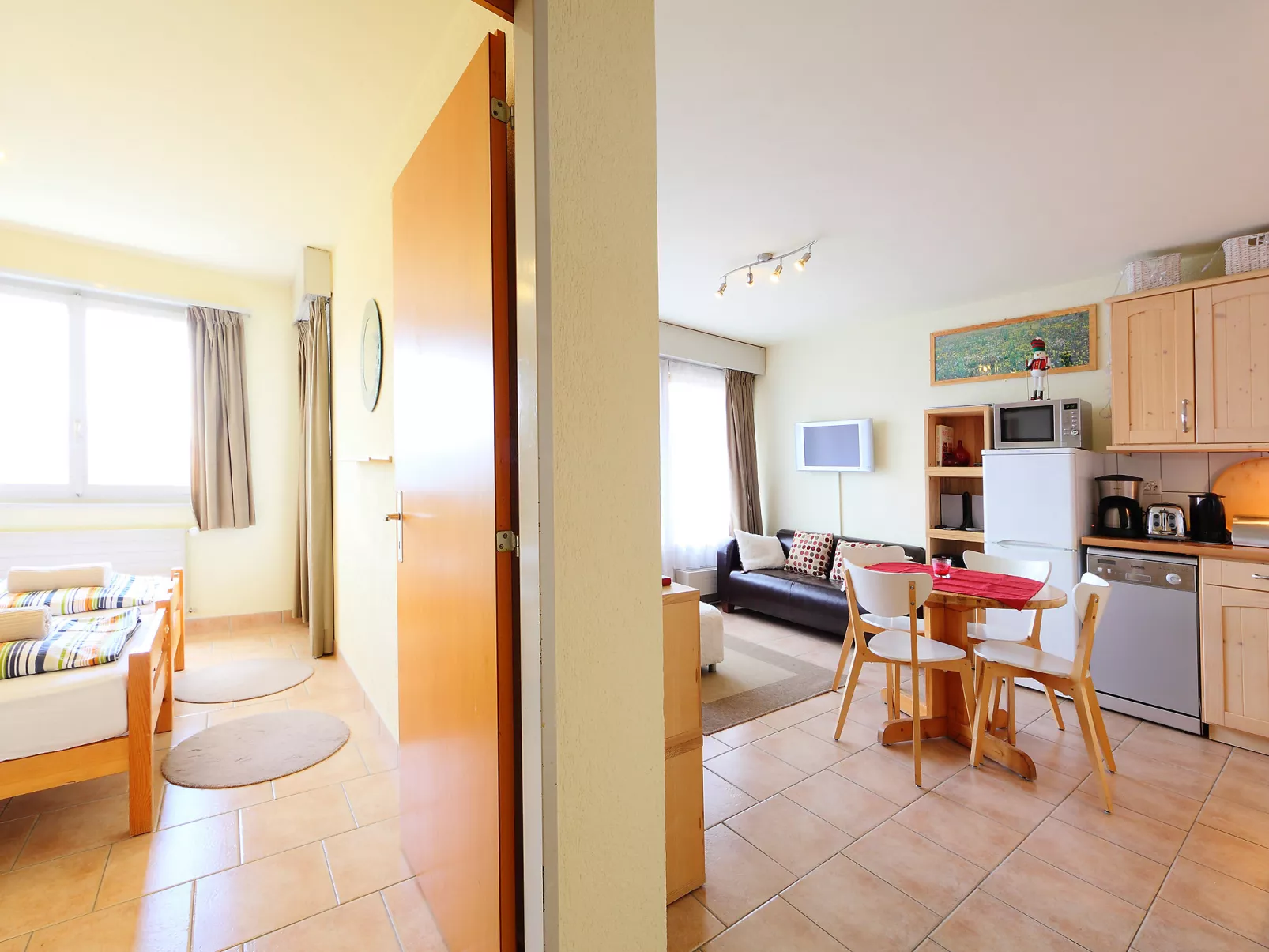 Montfort 9A-Inside