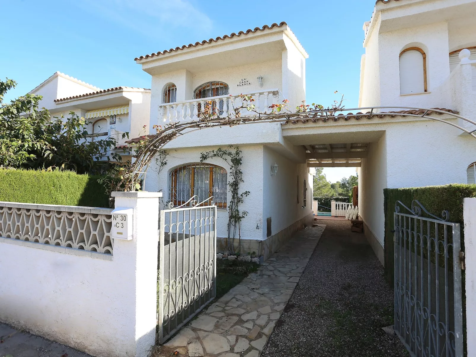 Casa Blanca-Outside