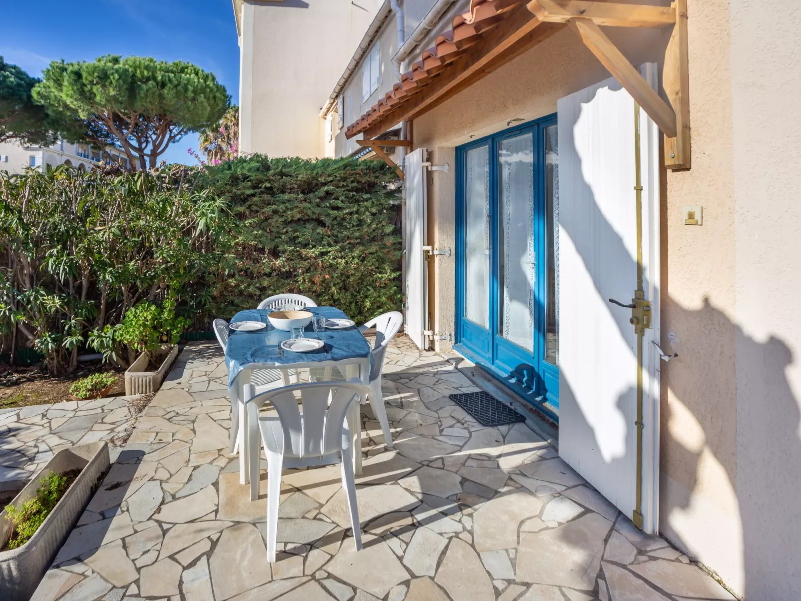 Le Domaine d'Azur-Outside