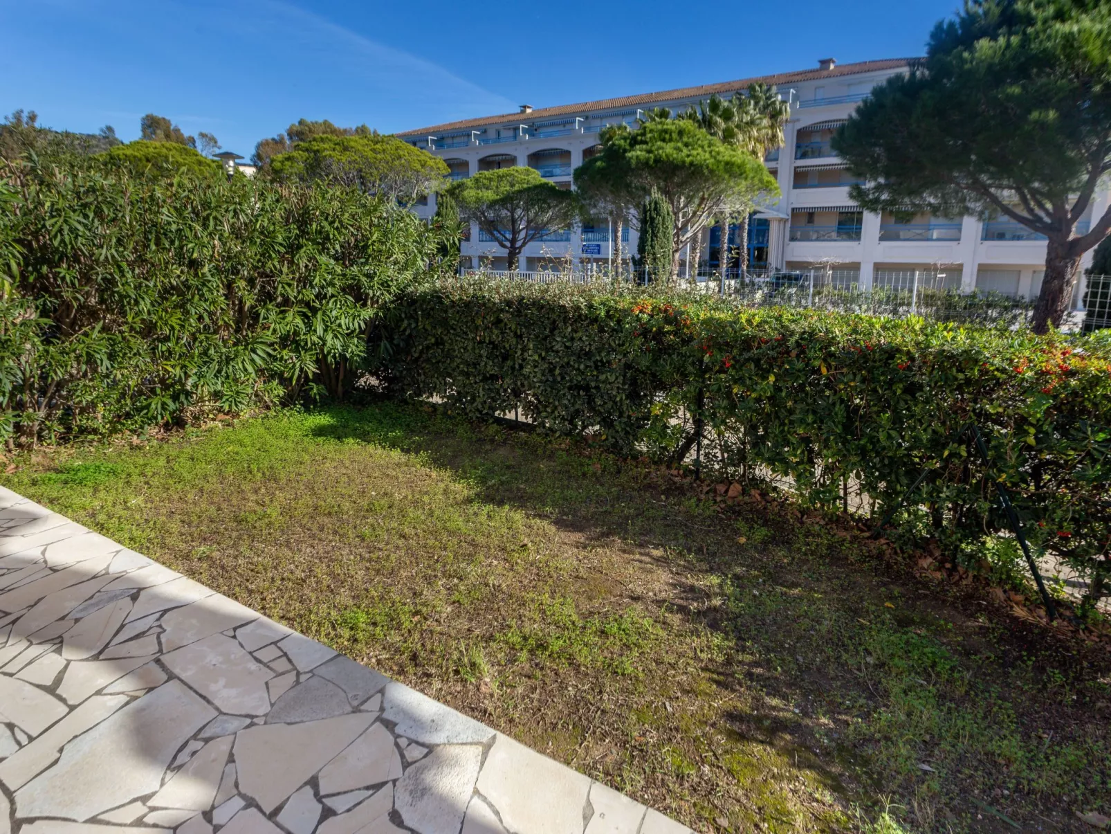 Le Domaine d'Azur-Outside