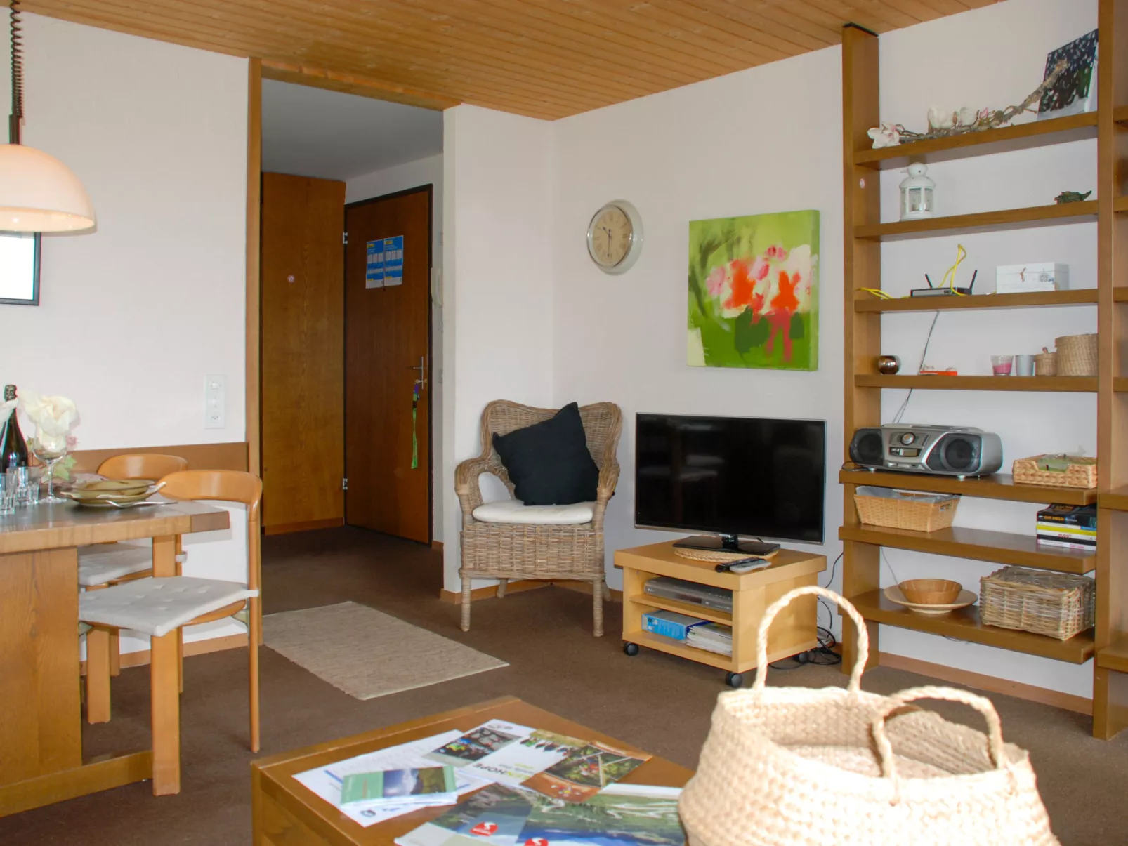 Panorama View 905-Inside