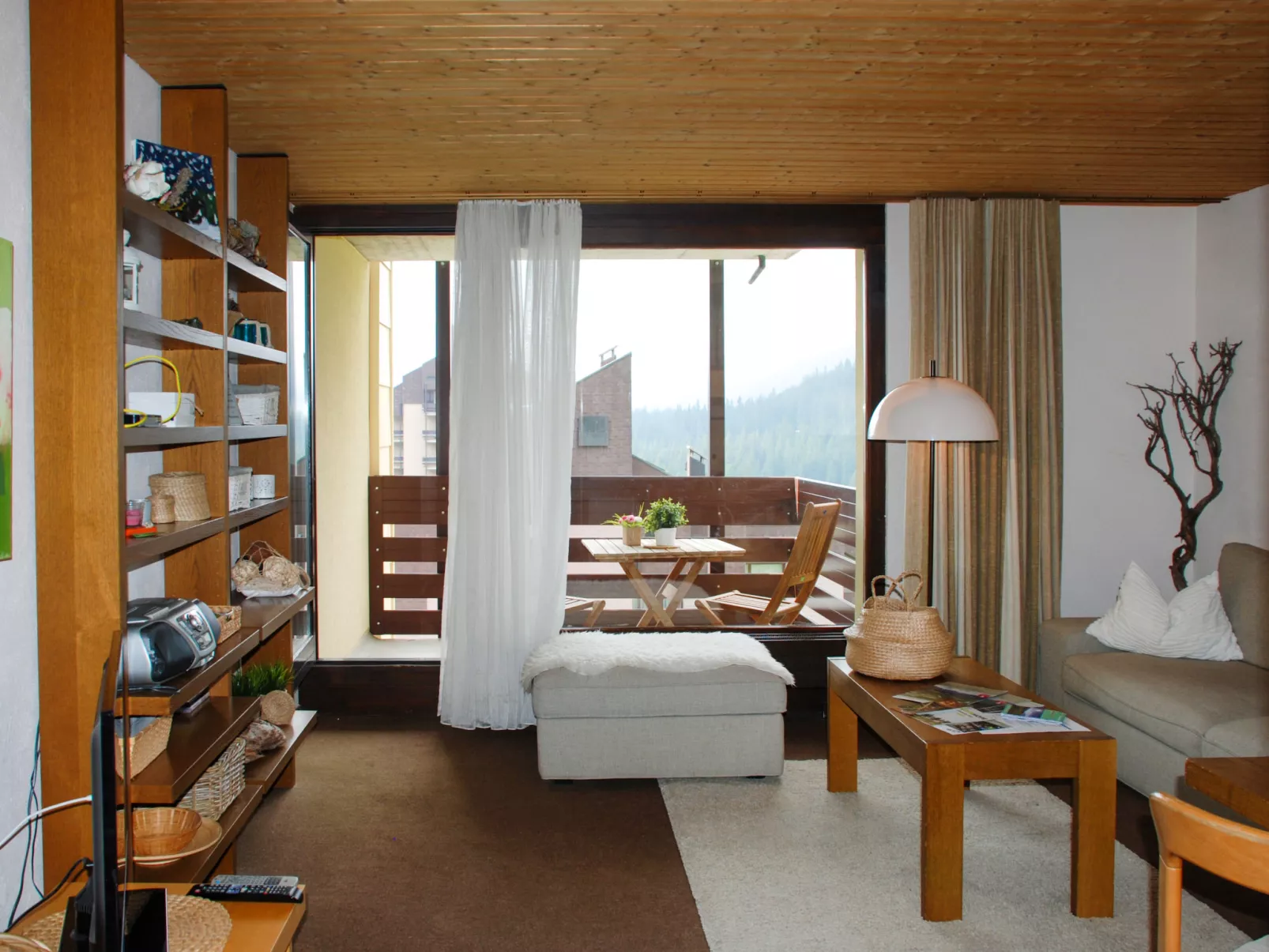 Panorama View 905-Inside