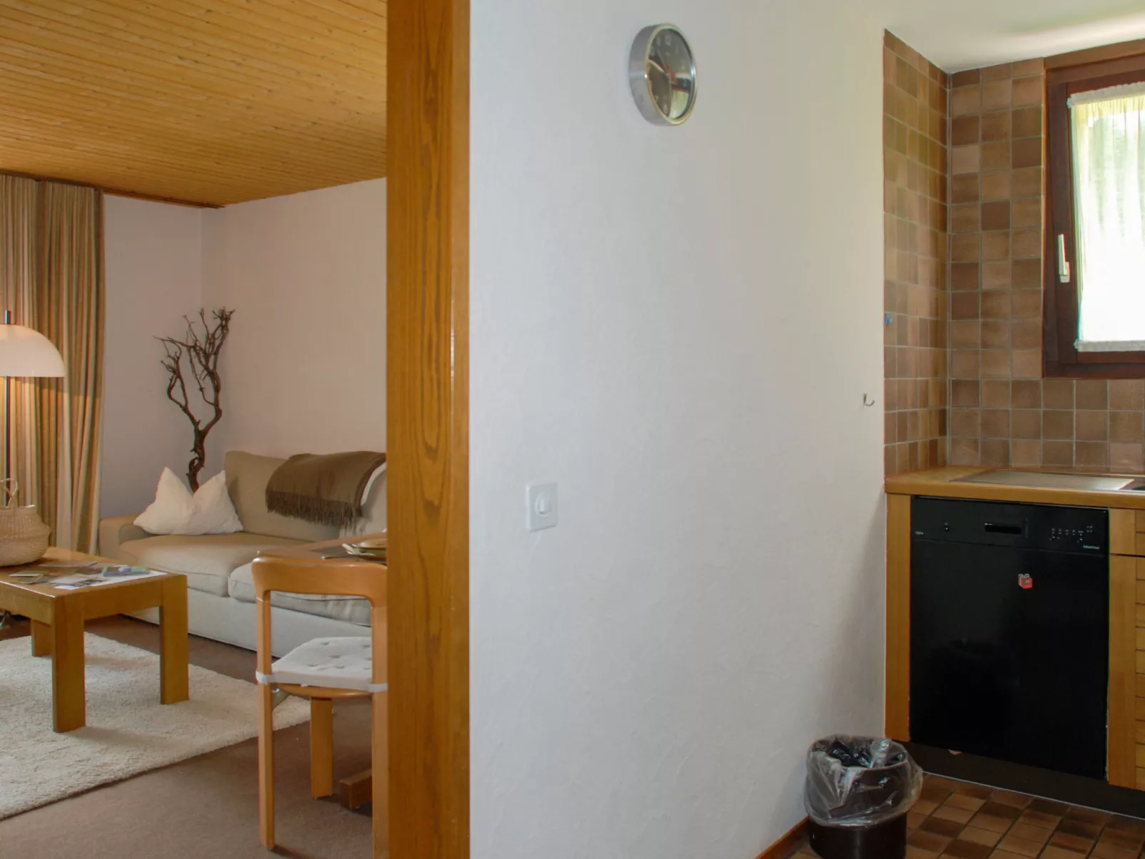 Panorama View 905-Inside
