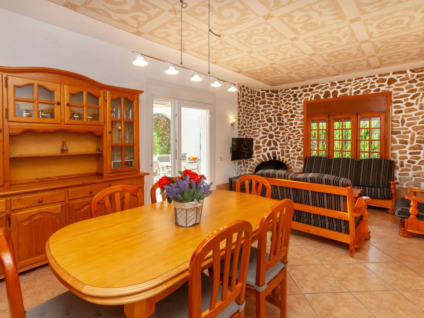 Villa del Capitan-Inside